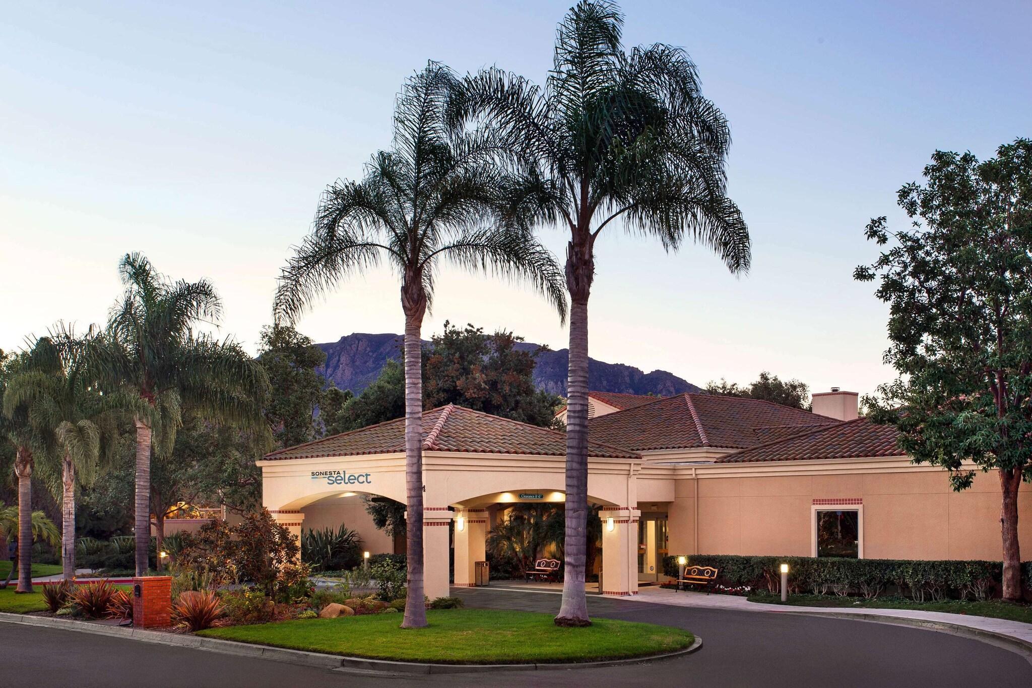 Vista Exterior Sonesta Select Camarillo