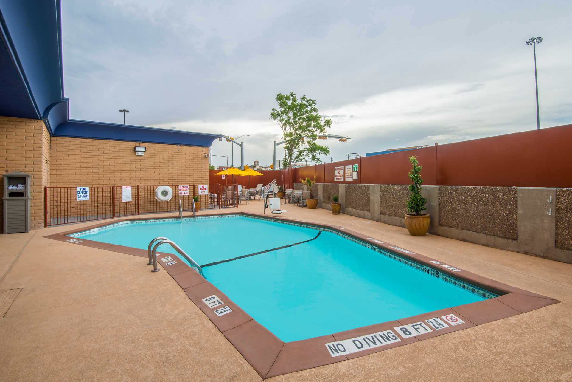 Vista Piscina HI Express El Paso Downtown by IHG