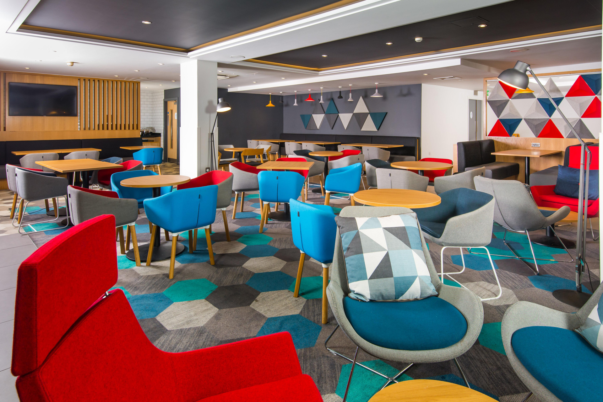 Restaurant Holiday Inn Express London Hammersmith by IHG