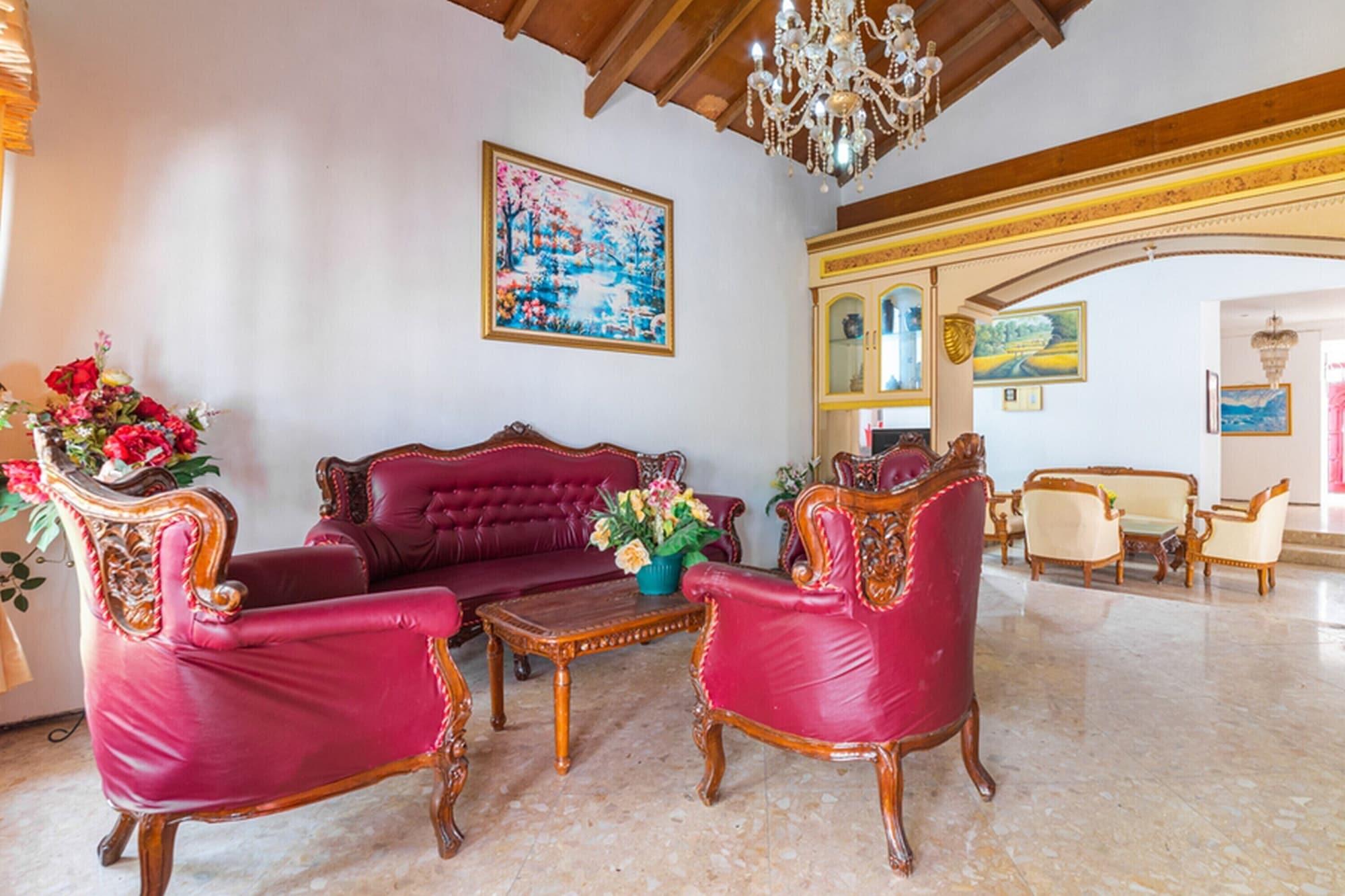 Vista Lobby RedDoorz Syariah near Balai Kota Batu