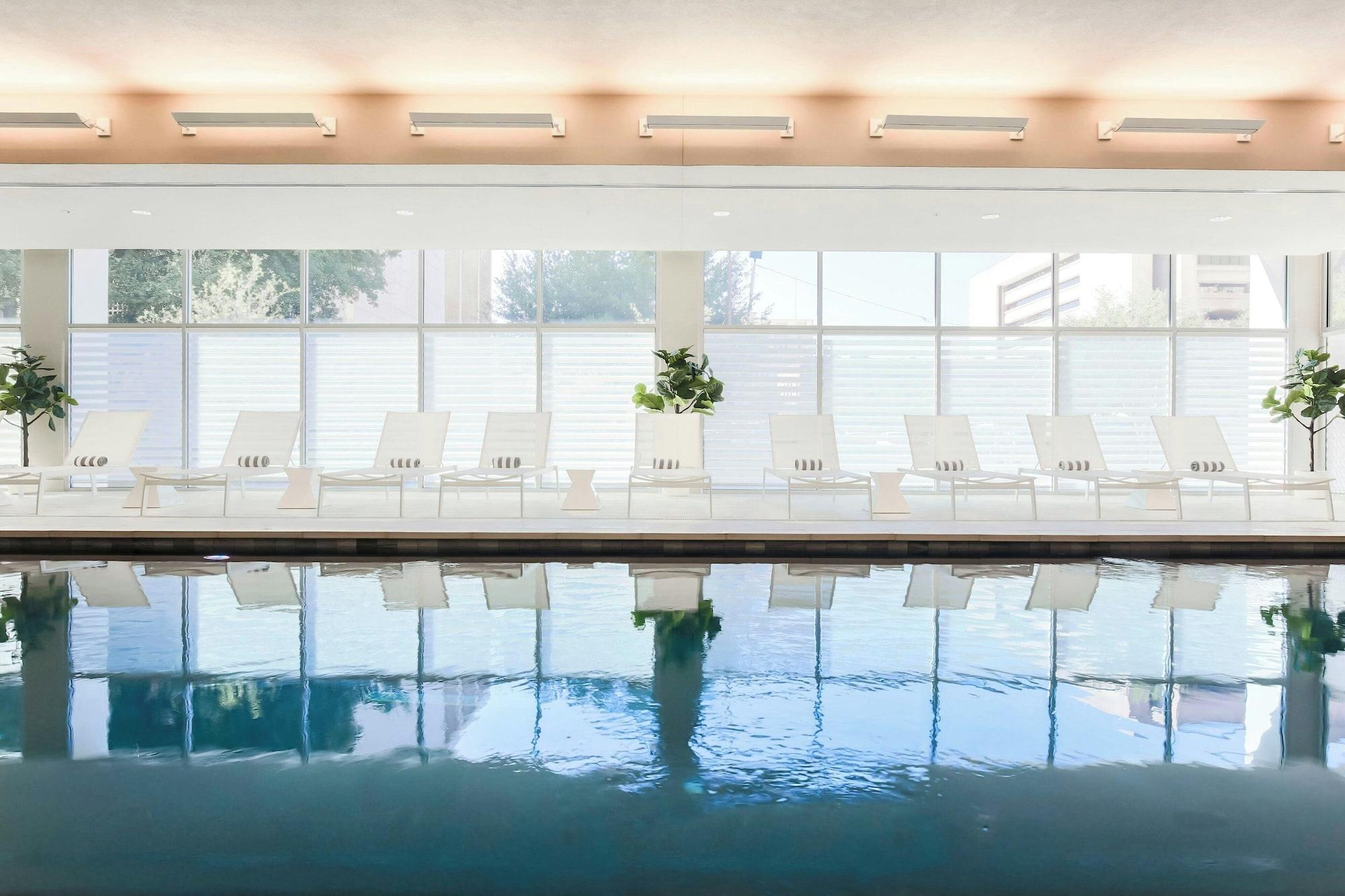 Vista Piscina AC Hotel by Marriott Dallas Downtown