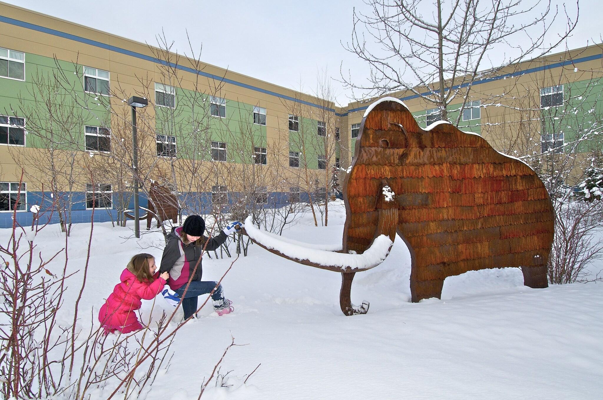 Varios Dimond Center Hotel