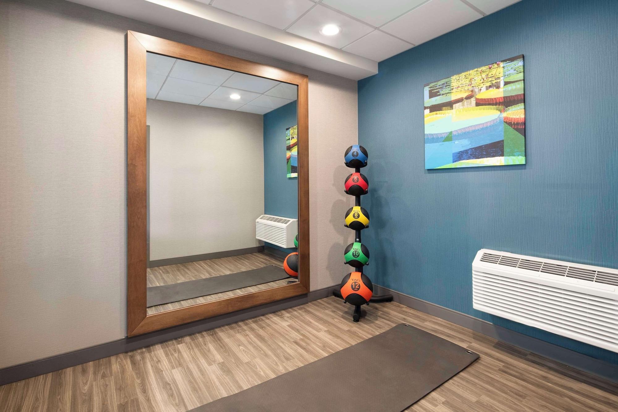 Gimnasio Hampton Inn Chicopee/Springfield