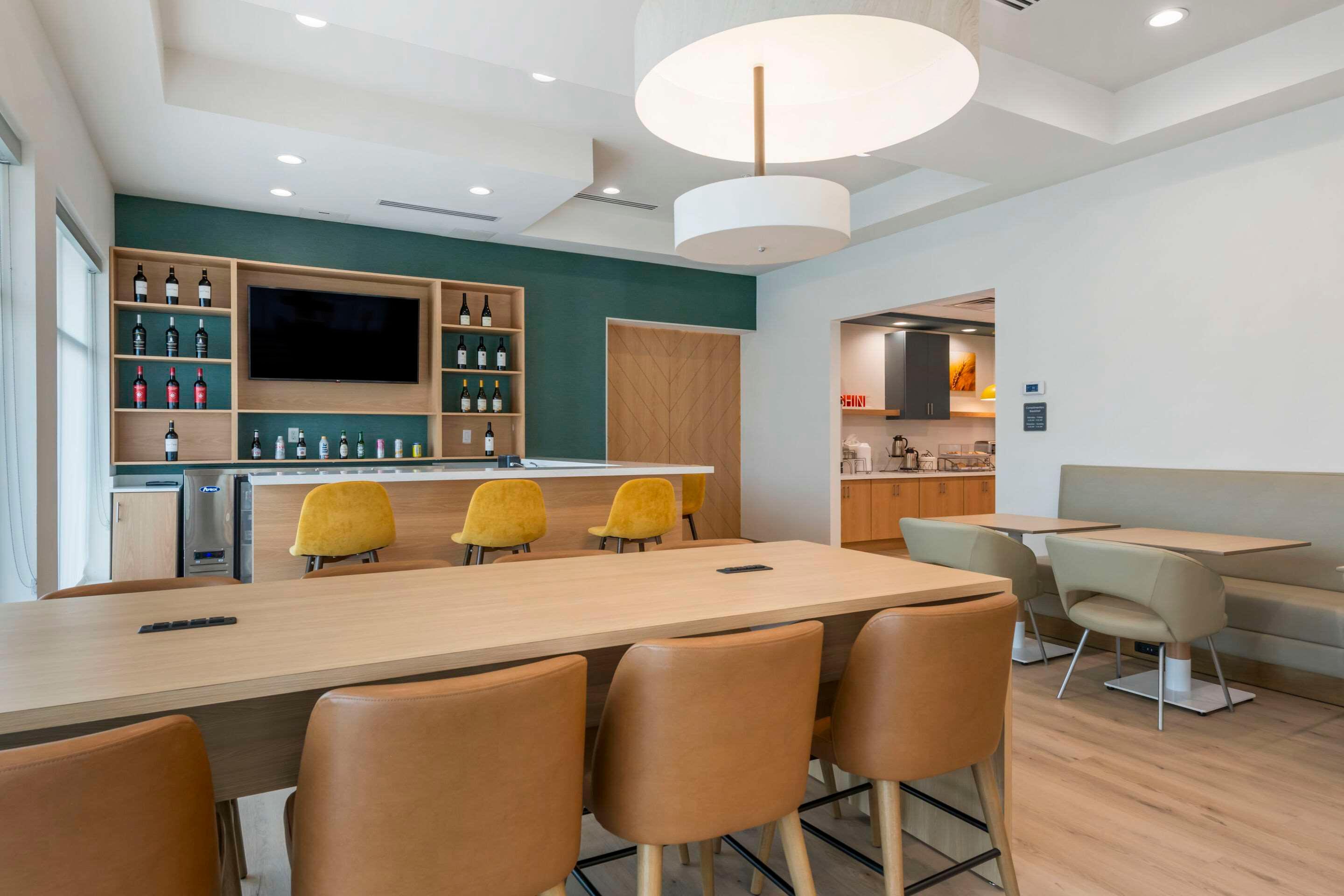 Restaurant Comfort Suites St. Augustine Historic District Area