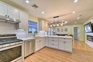 Alquiler Vacacional - BRAND NEW 3bds/2bths in a small & friendly neighborhood.
Mins away from Boston.