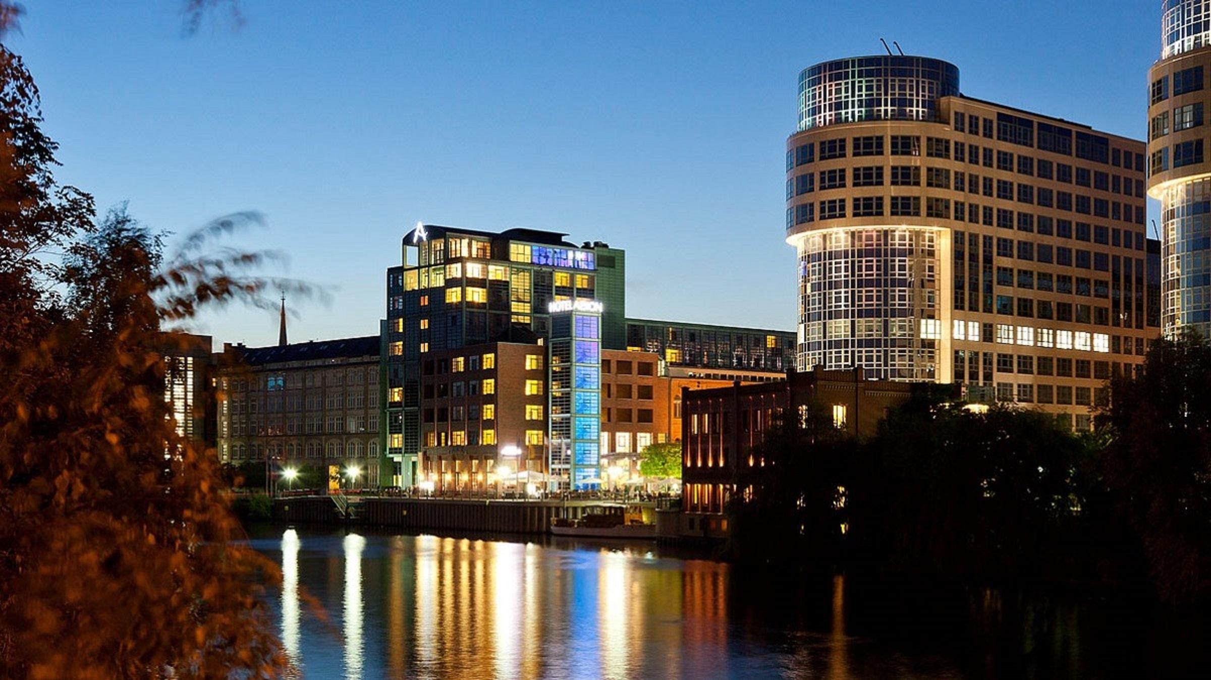 Vista Exterior Abion Villa Suites