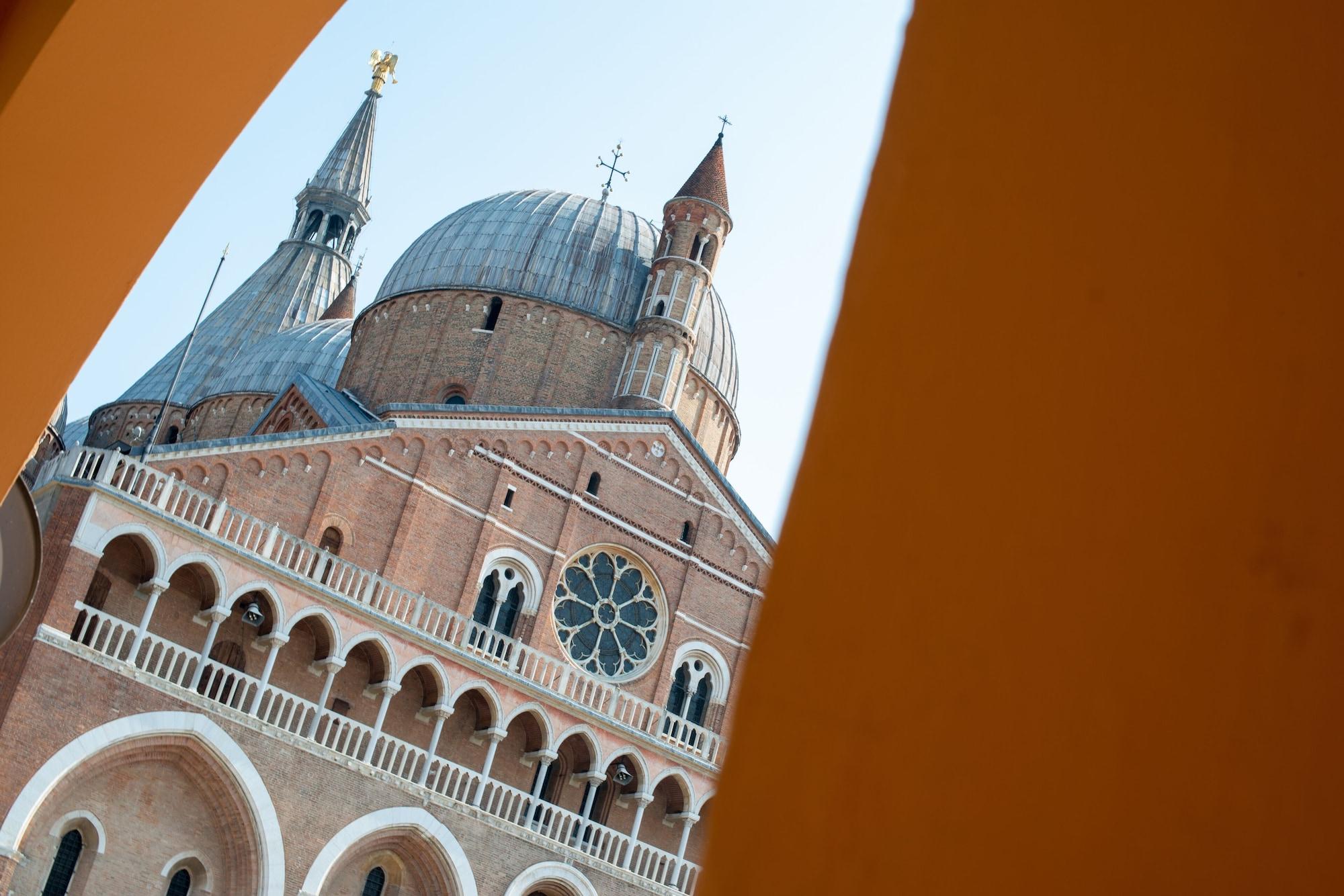 Vista Exterior Padova Suites C20