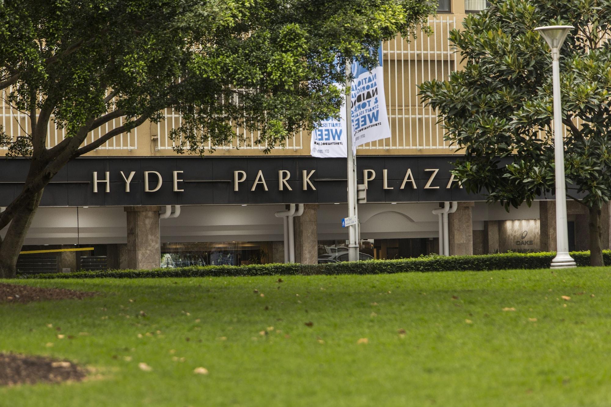 Vista Exterior Oaks Sydney Hyde Park Suites