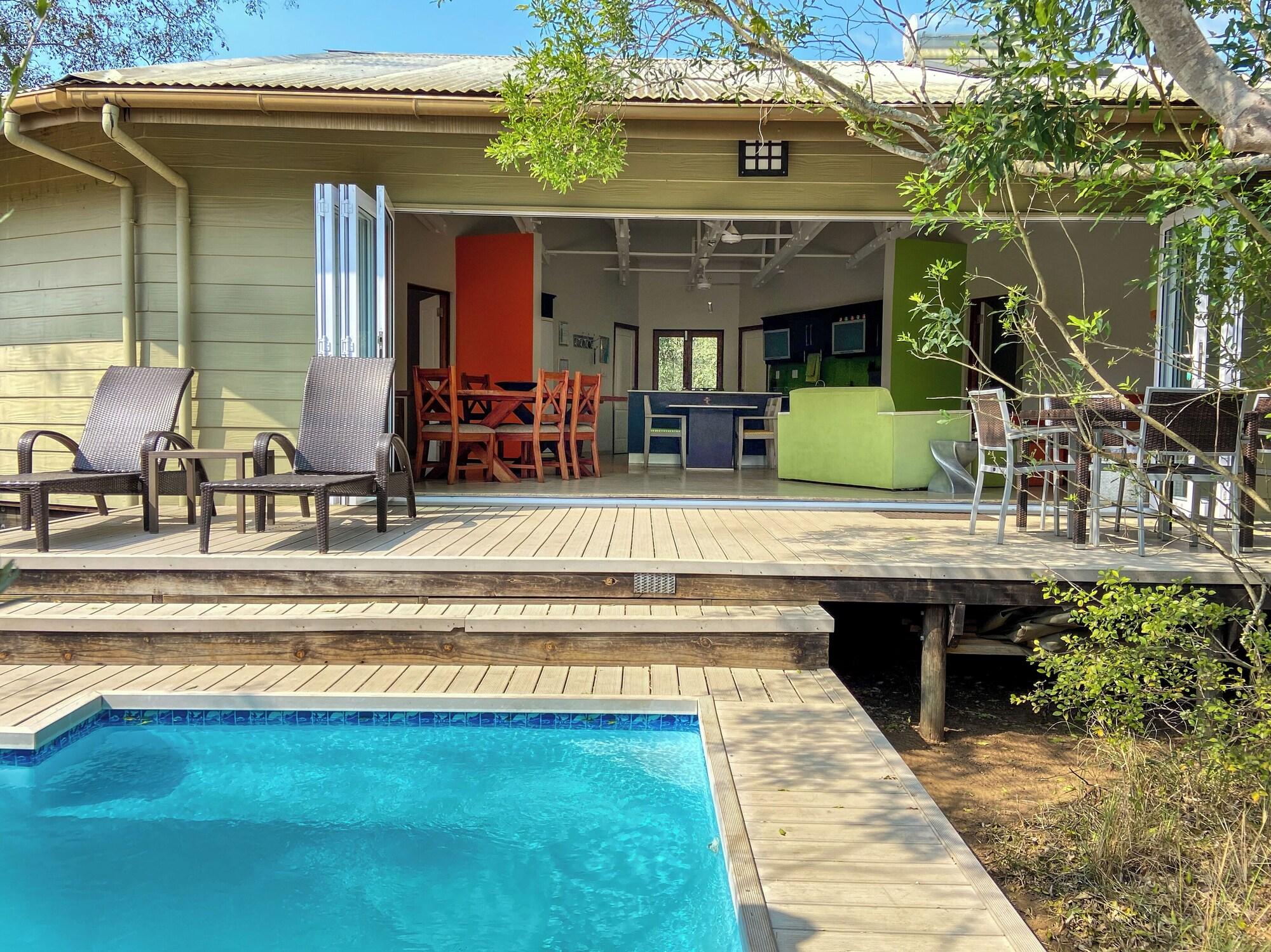 Varios Bushwillow Collection