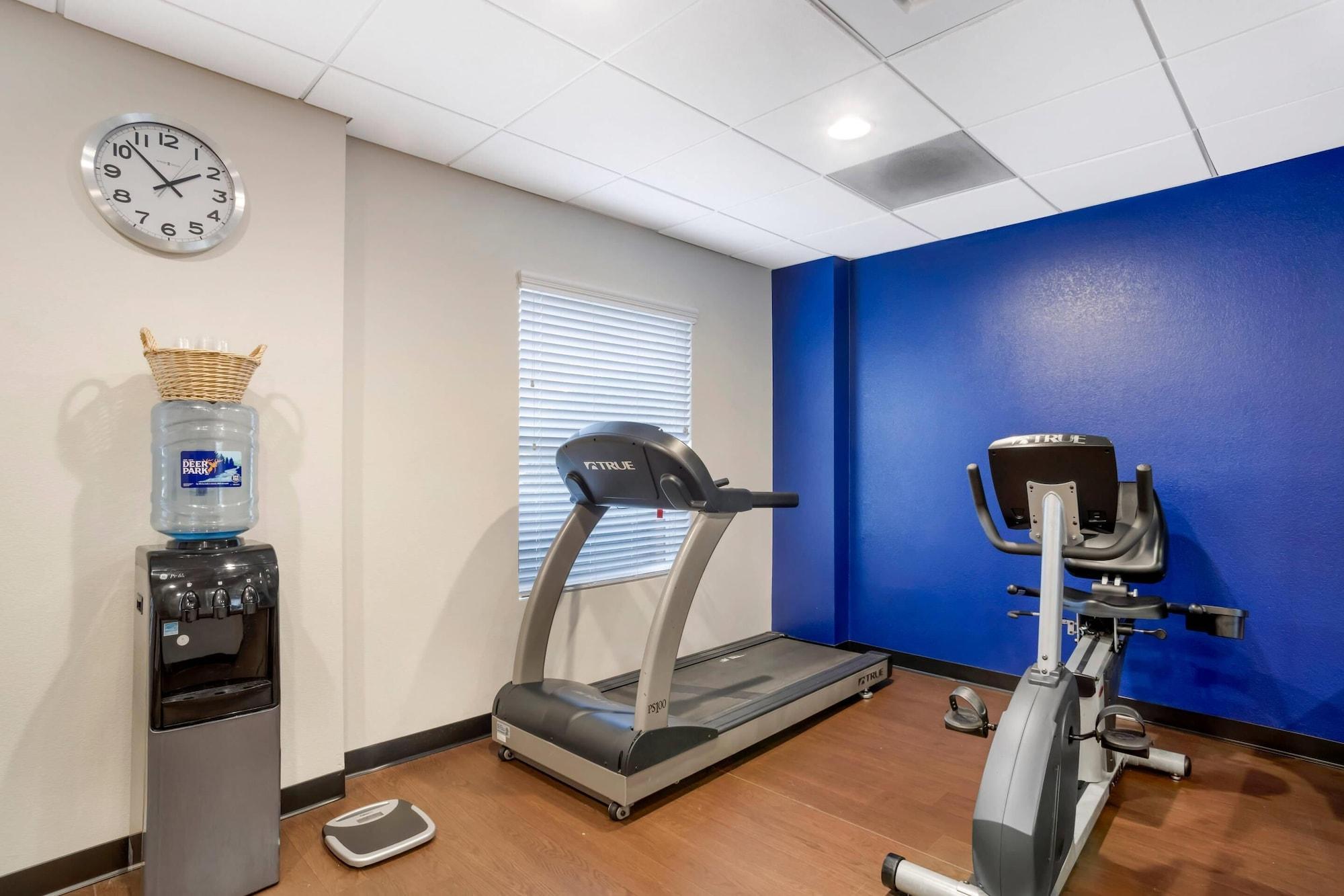 Gimnasio Comfort Suites near Birkdale Village- Huntersville