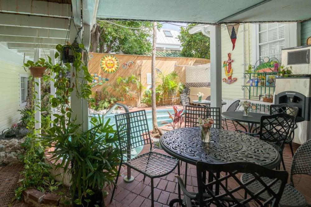 Restaurante Garden House by Key West Vacation Rentals