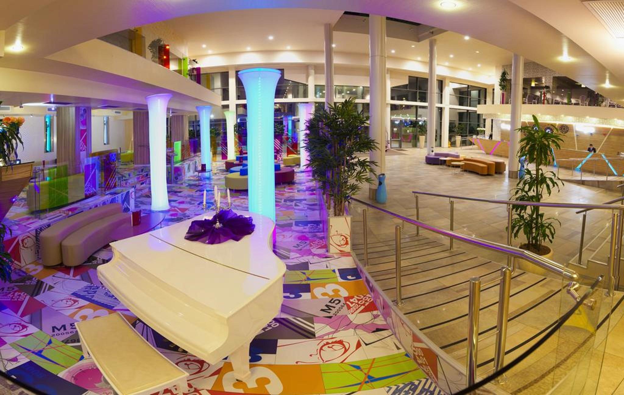 Vista Lobby RIN Grand