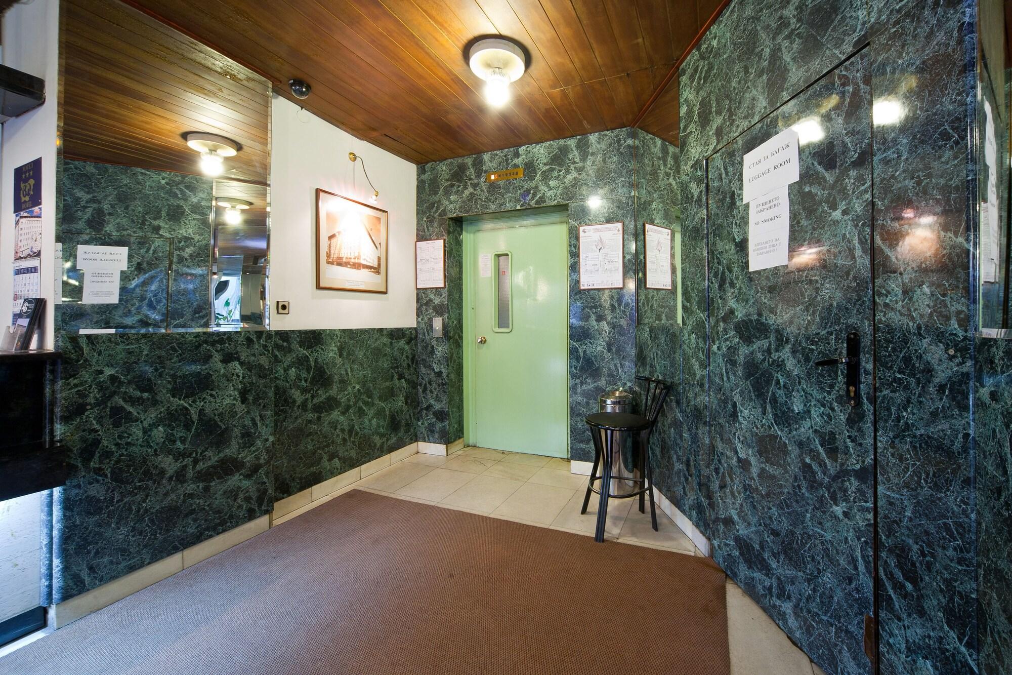 Vista Lobby Slavyanska Beseda Hotel