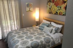 Alquiler Vacacional - The Lovely Tower Bungalow - Tower District of Fresno, CA