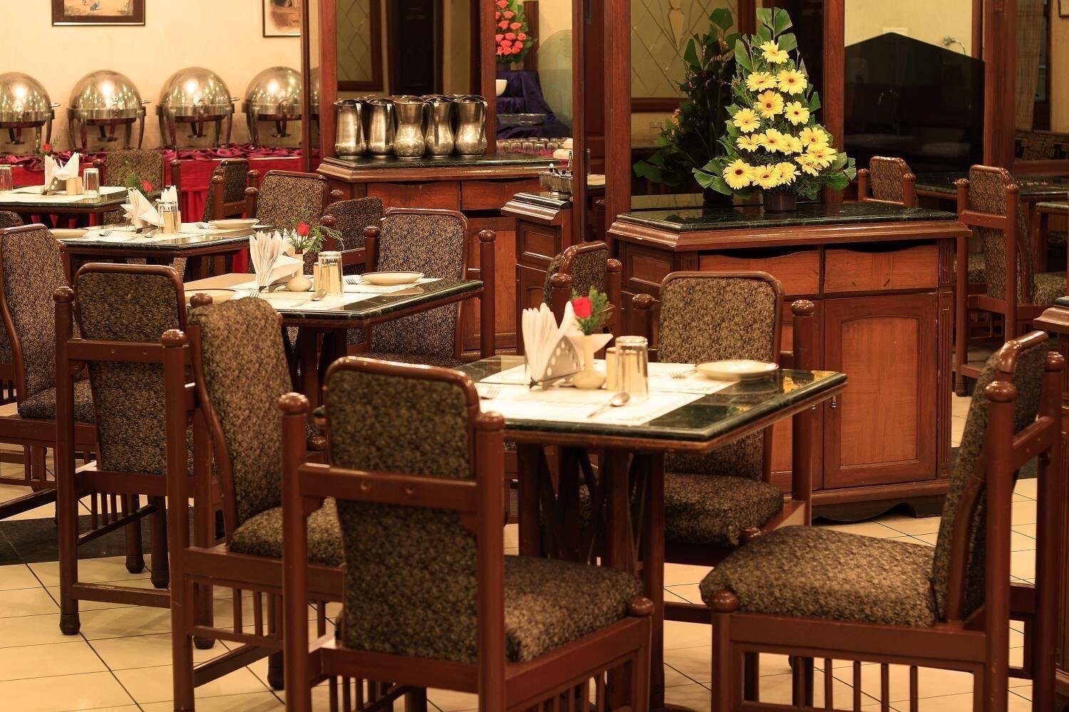 Restaurant Hotel Basant Residency
