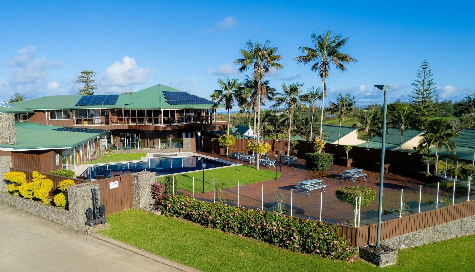 Vista Exterior South Pacific Resort Hotel