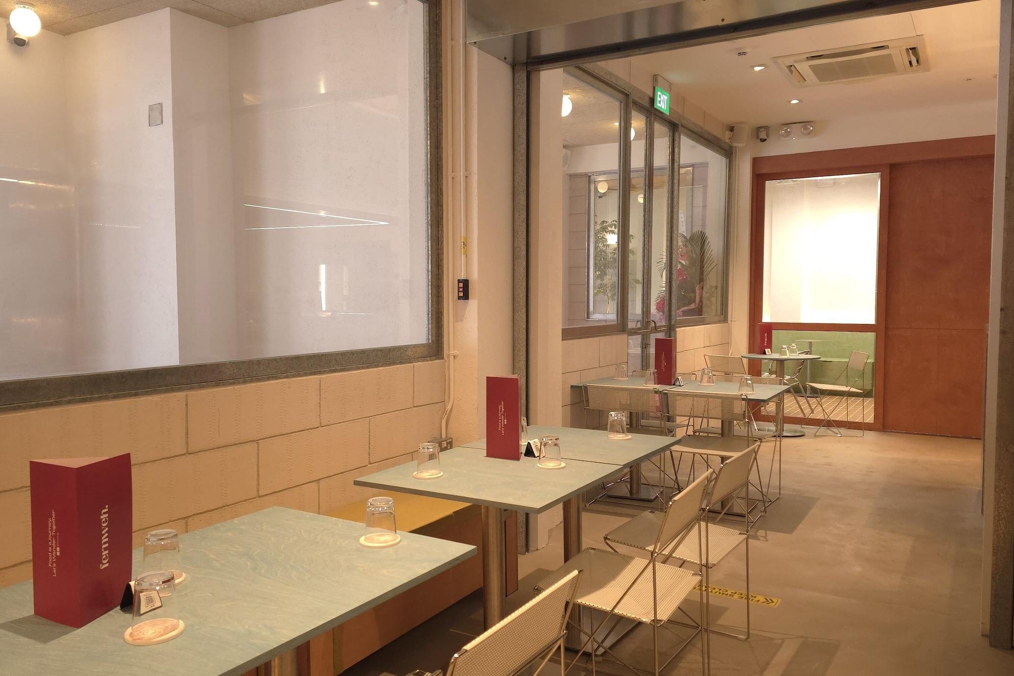Restaurant BEAT. 1932 Hostel at Chinatown