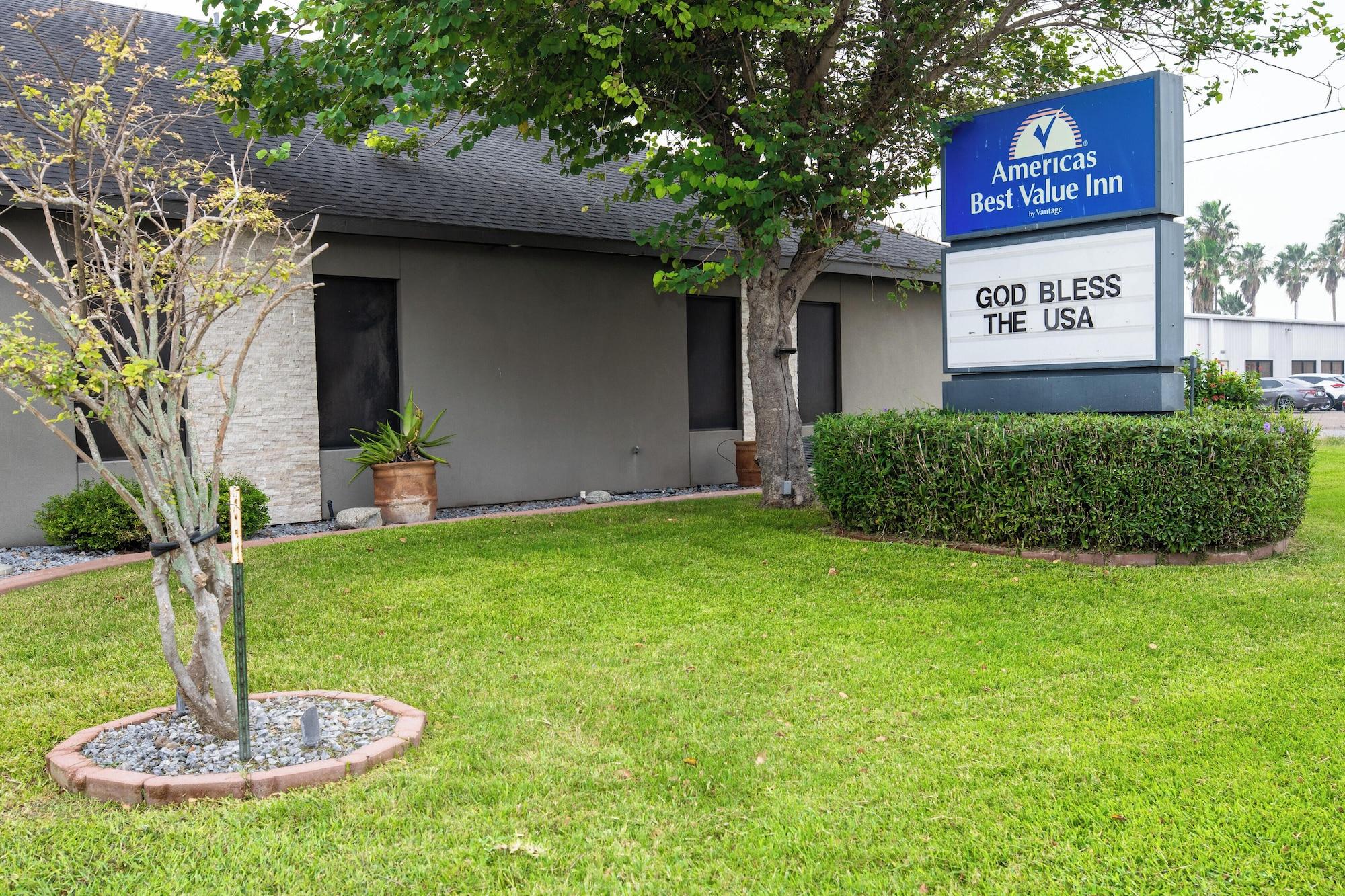 Vista Exterior Americas Best Value Inn Harlingen