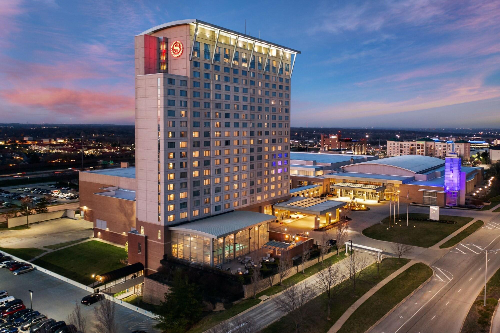 Vista Exterior Sheraton Overland Park Hotel at the Convention Center