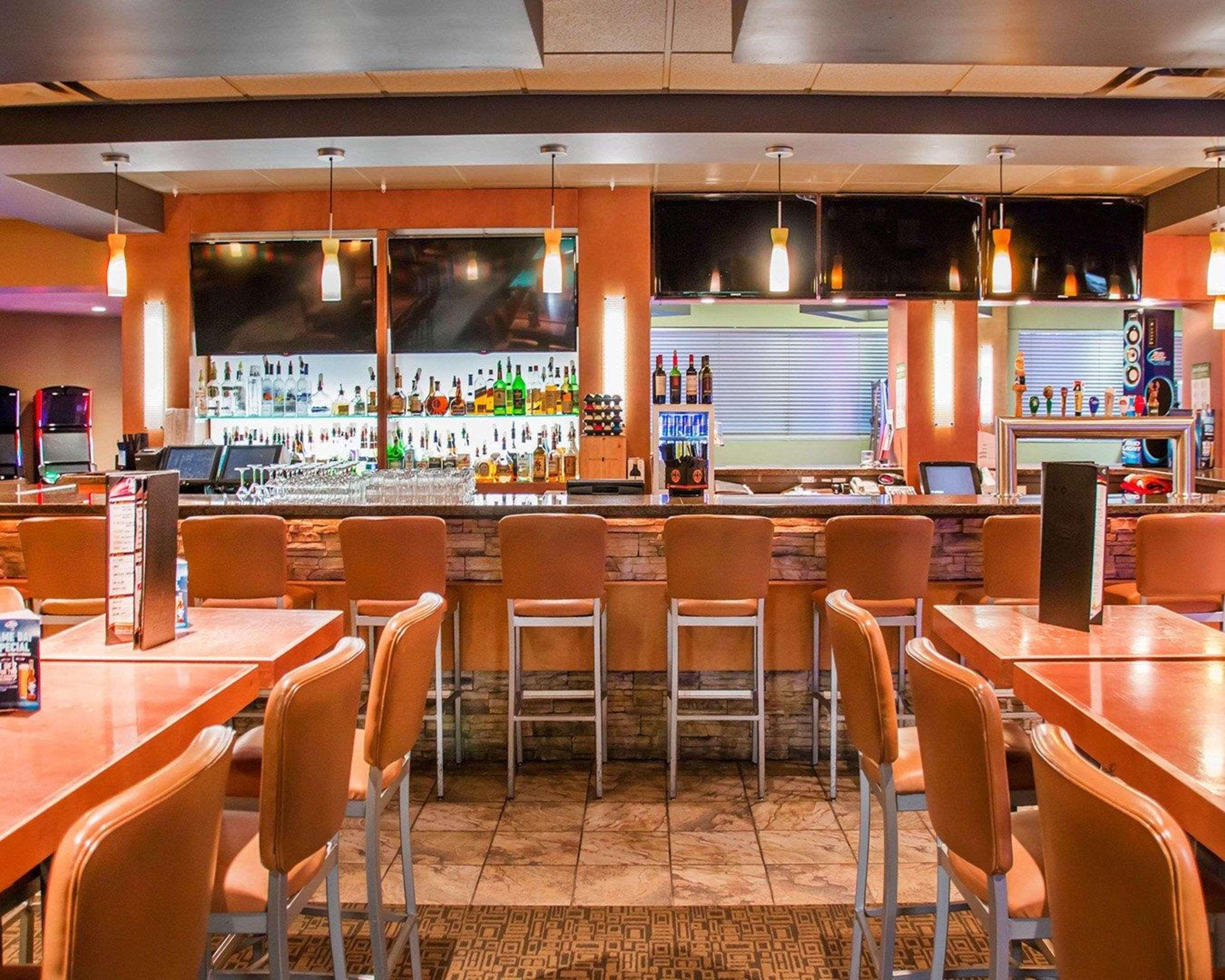 Bar/Salón Quality Inn and Suites Winnipeg