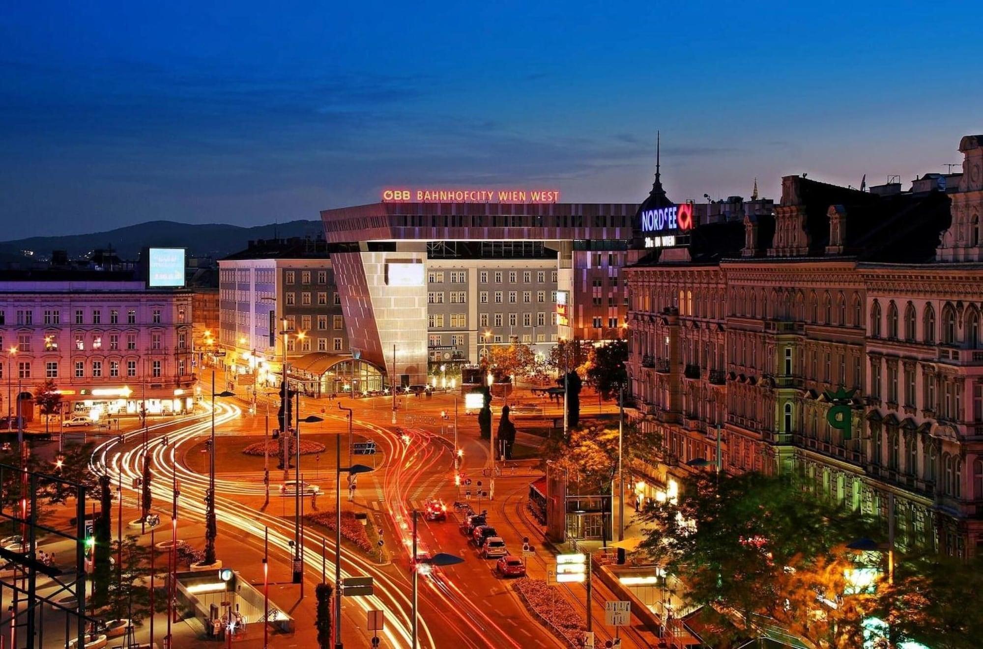Vista Exterior Hotel Corvinus