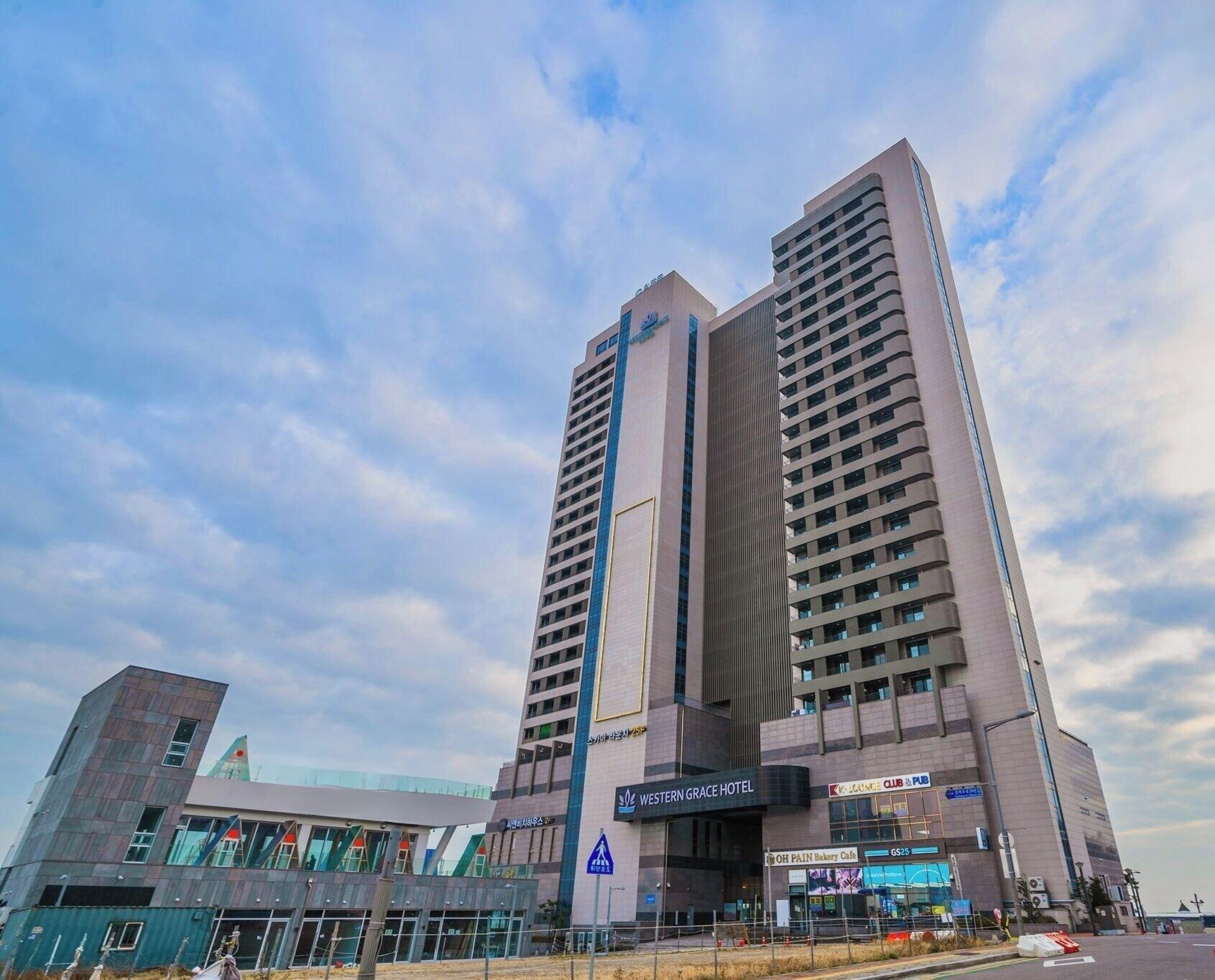 Varios sky & sea hotel