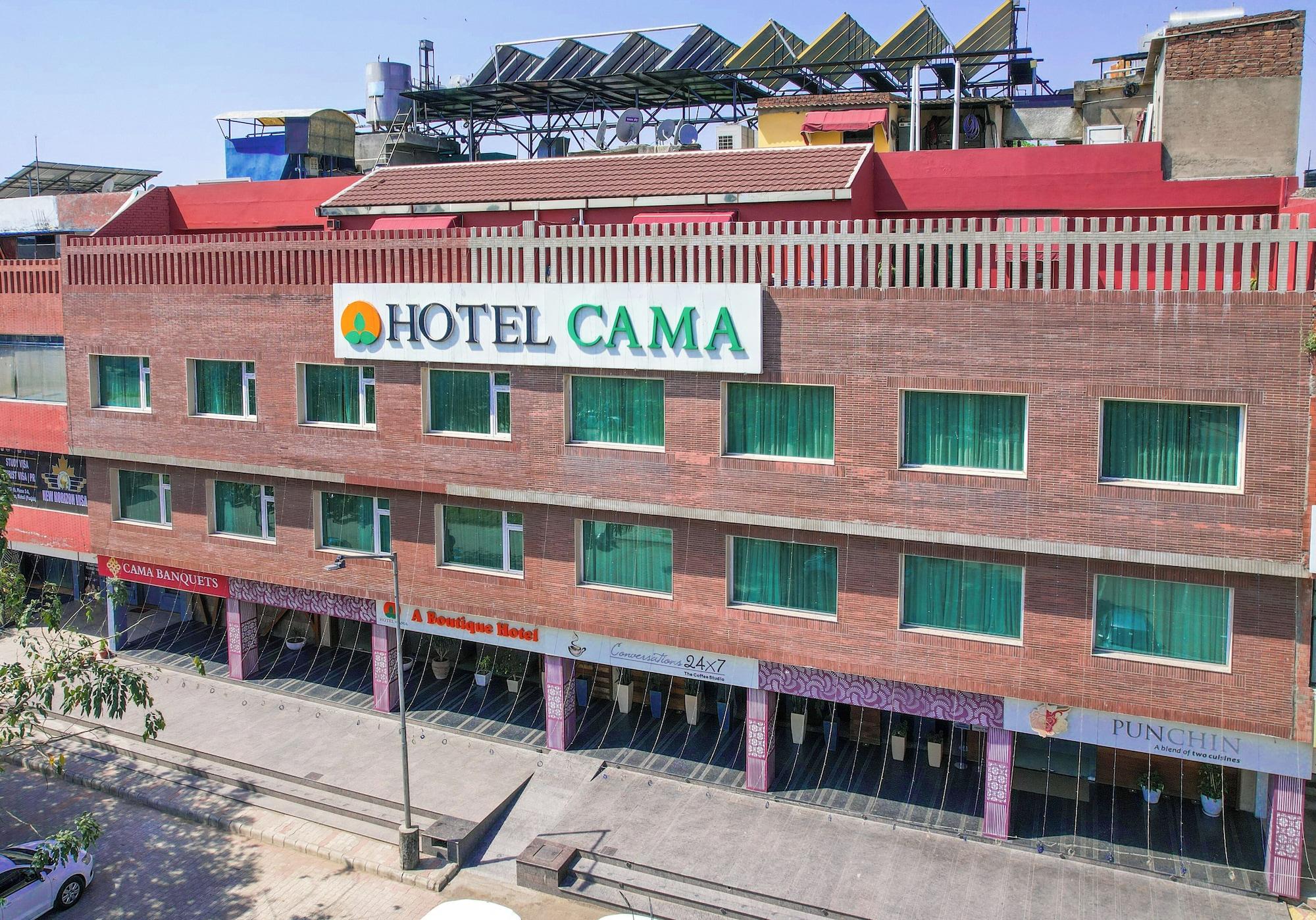 Vista Exterior Hotel Cama