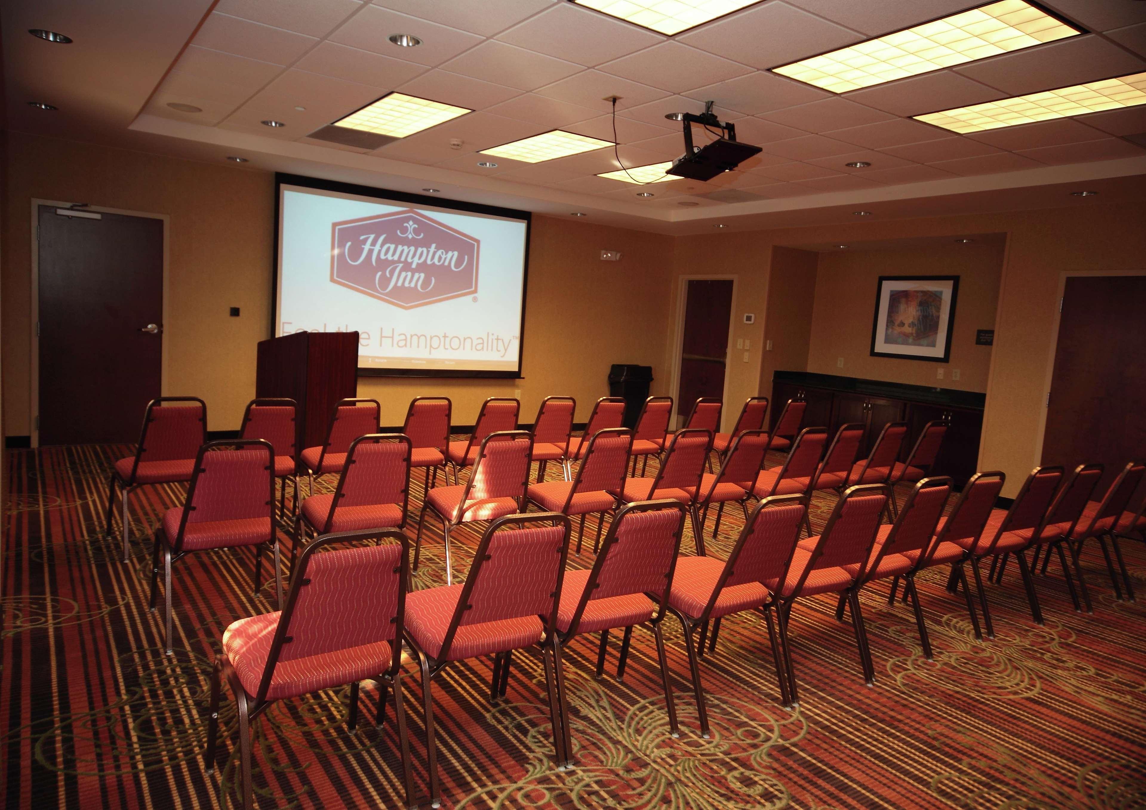 Centro de Negocios Hampton Inn Milan, TN