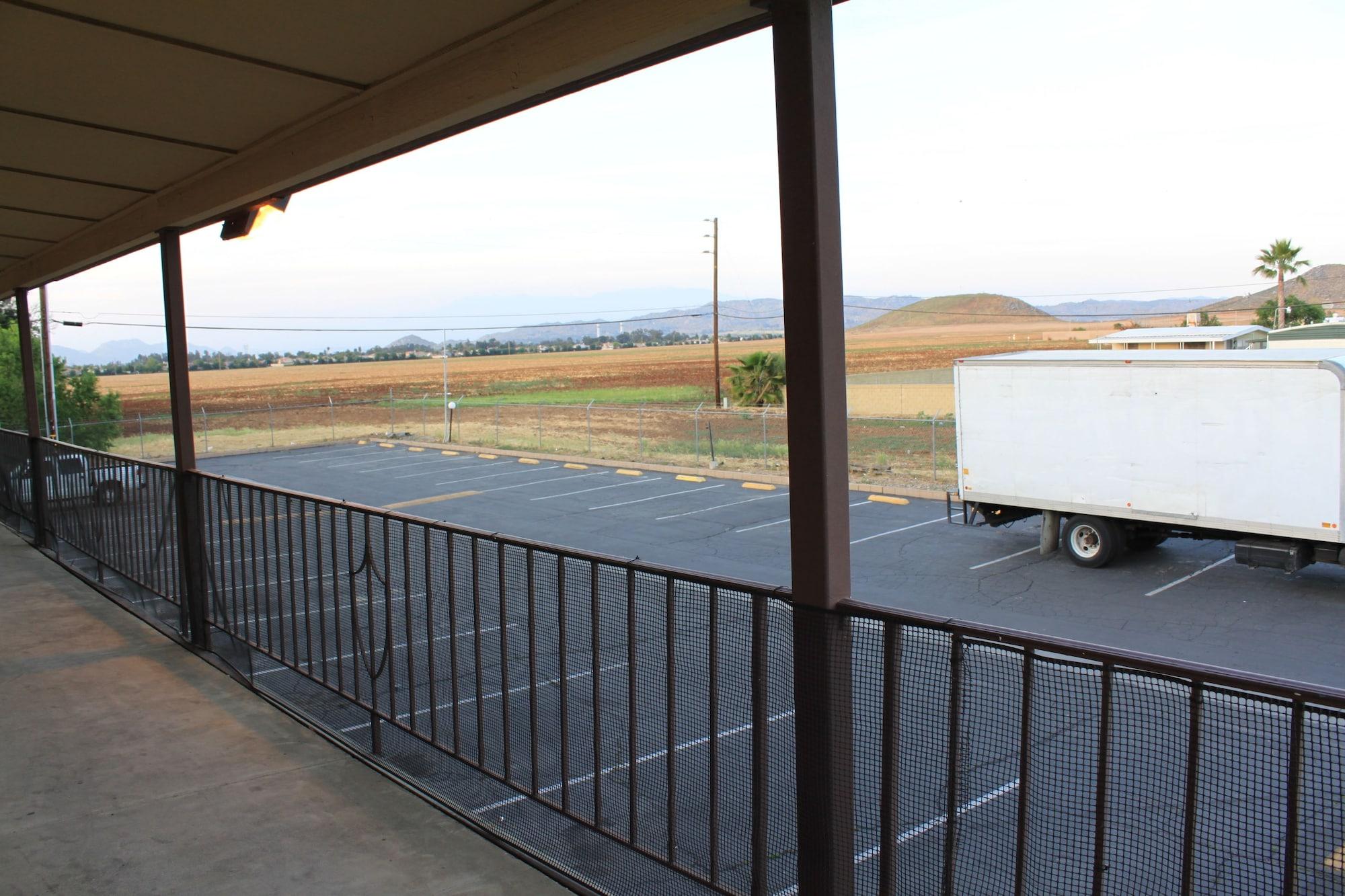 Vista Exterior Menifee Inn