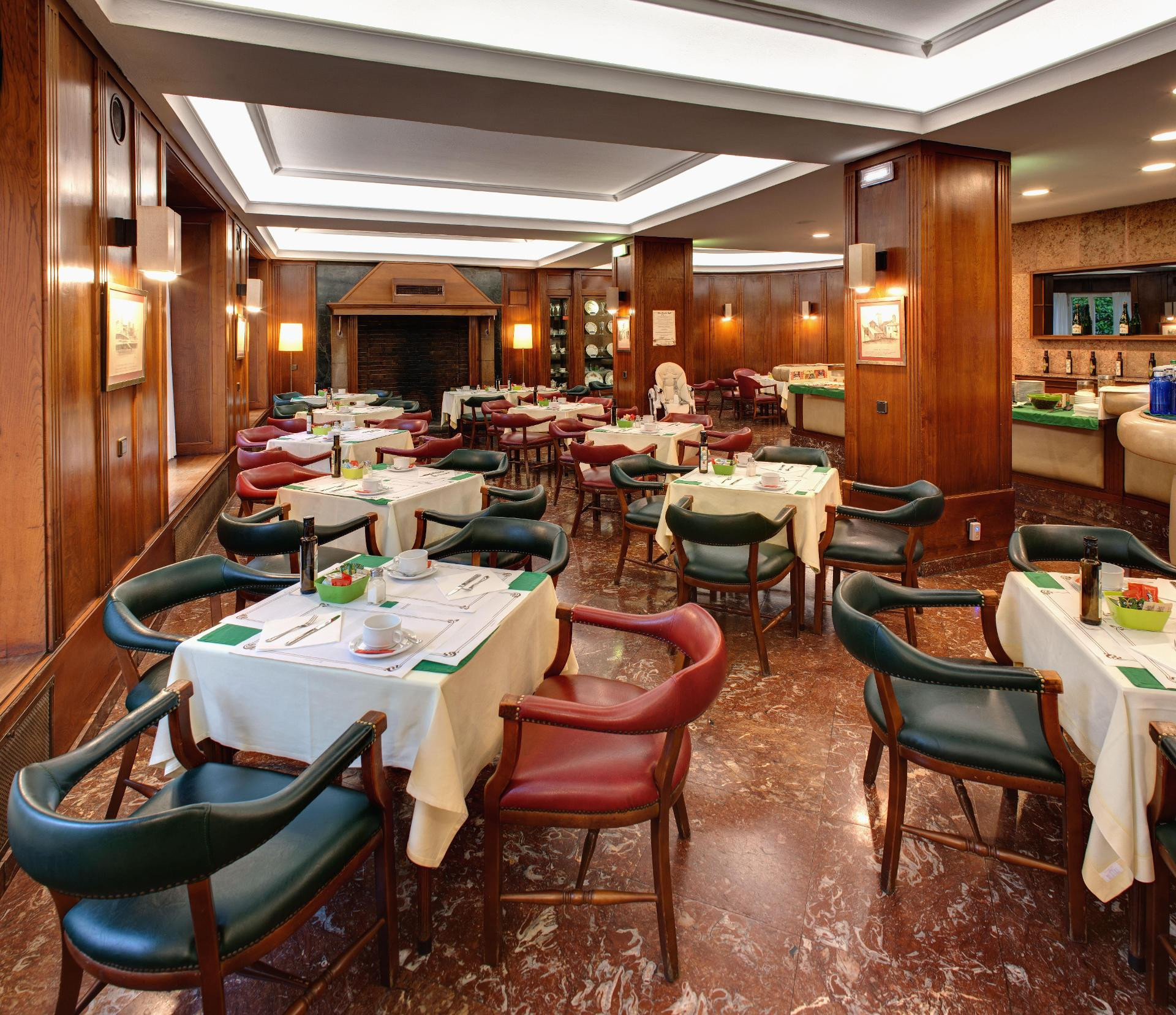 Bar/Salón Hotel Hernán Cortés