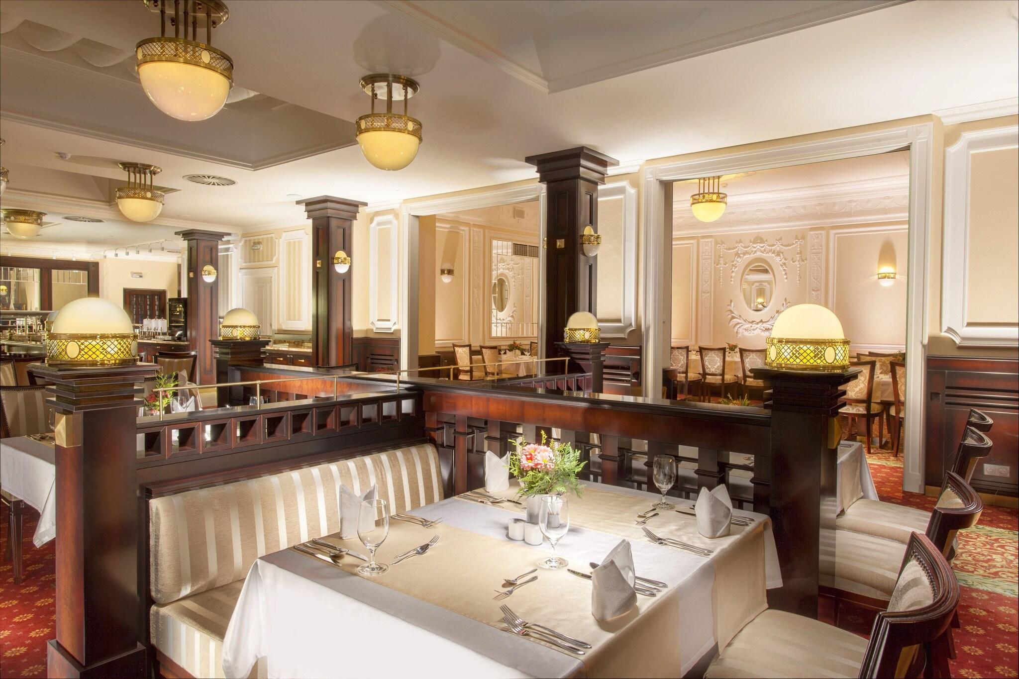 Restaurant Luxury Spa Hotel OLYMPIC PALACE