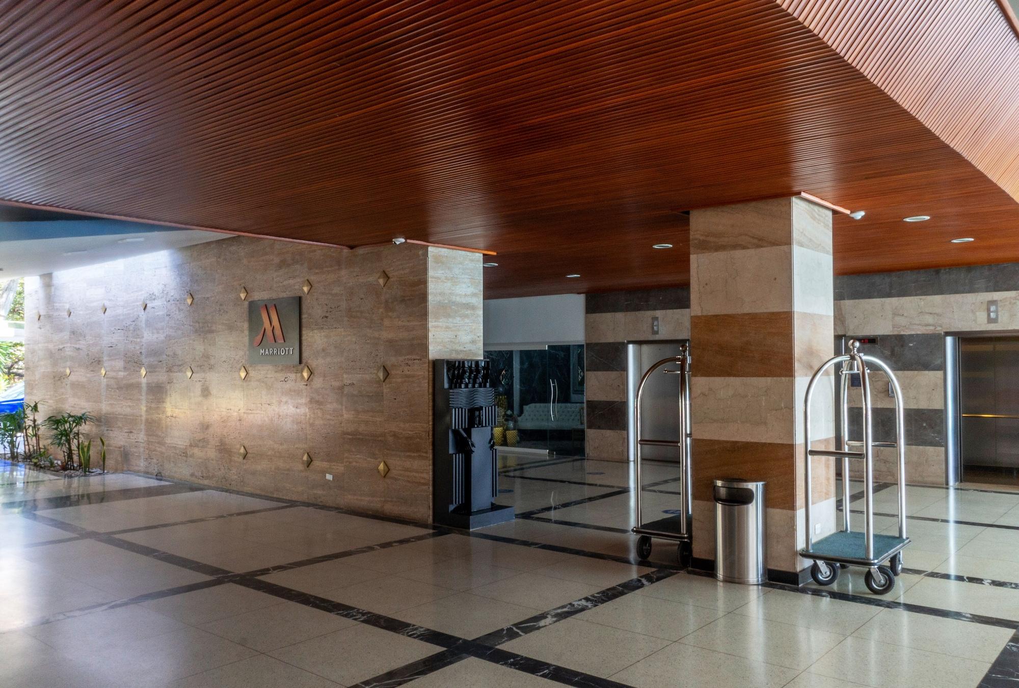 Vista Lobby Marriott Maracay Golf Resort