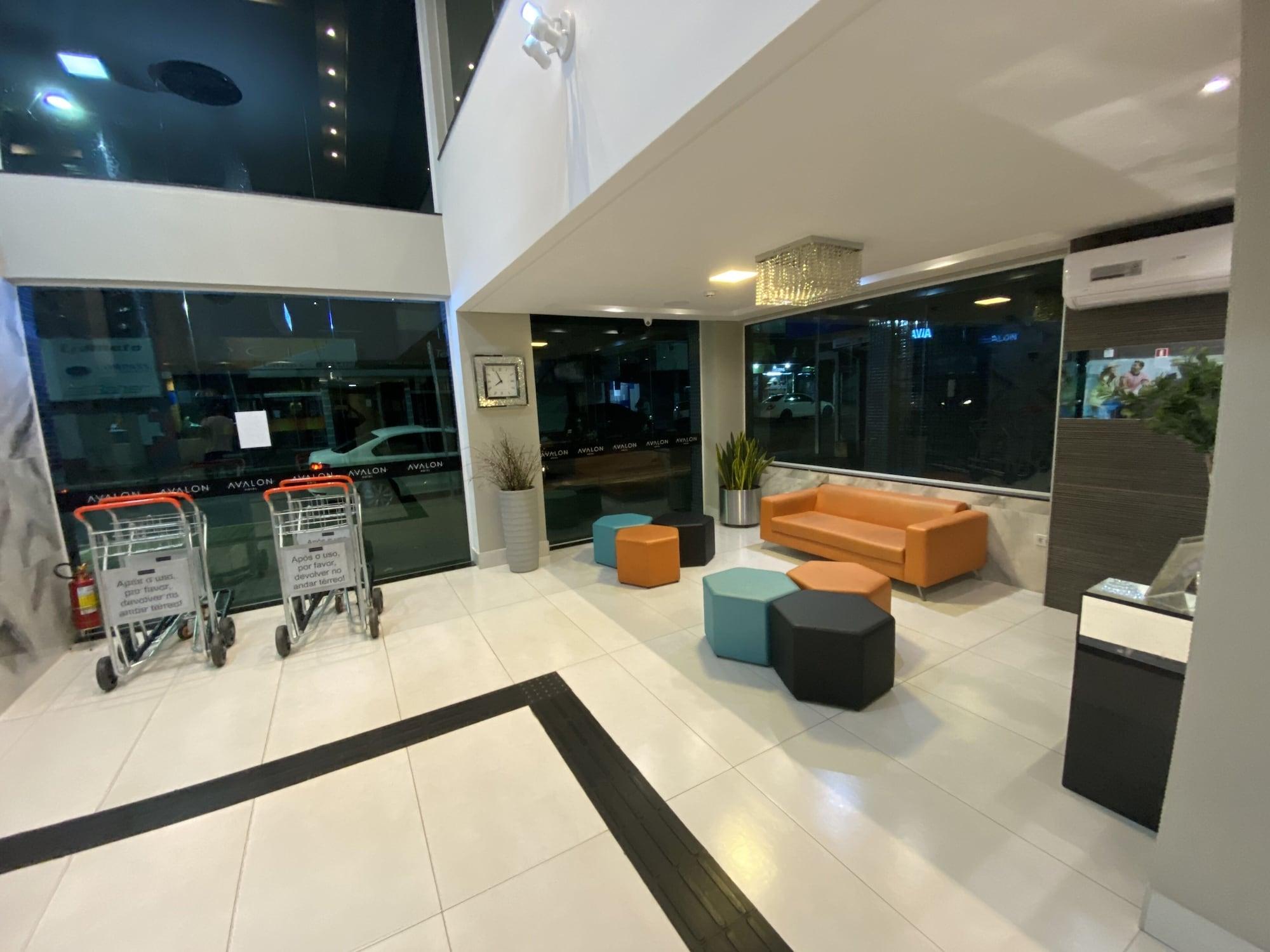 Vista Lobby Hotel Avalon Maringá