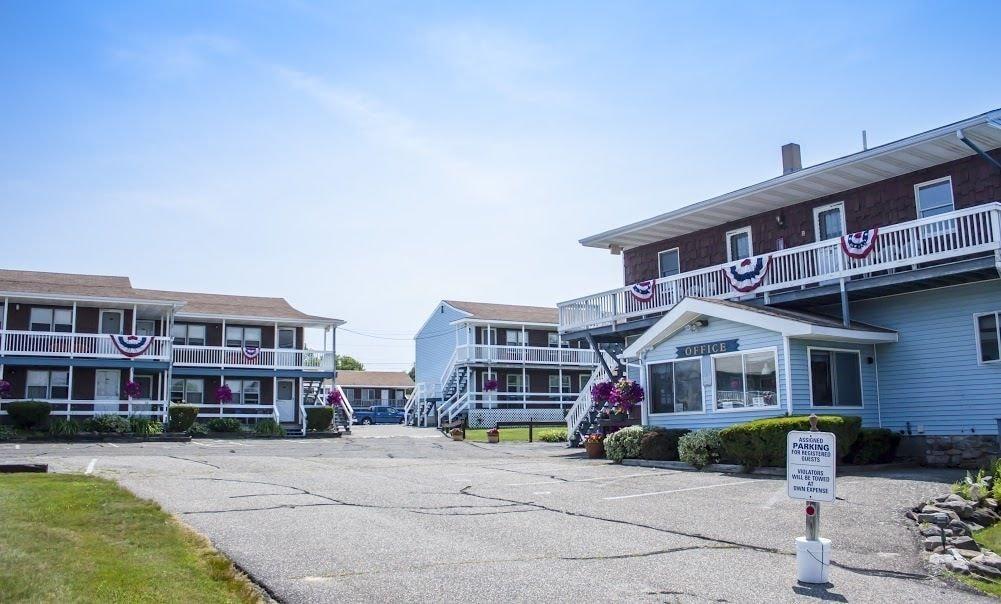 Varios The Villager Motel