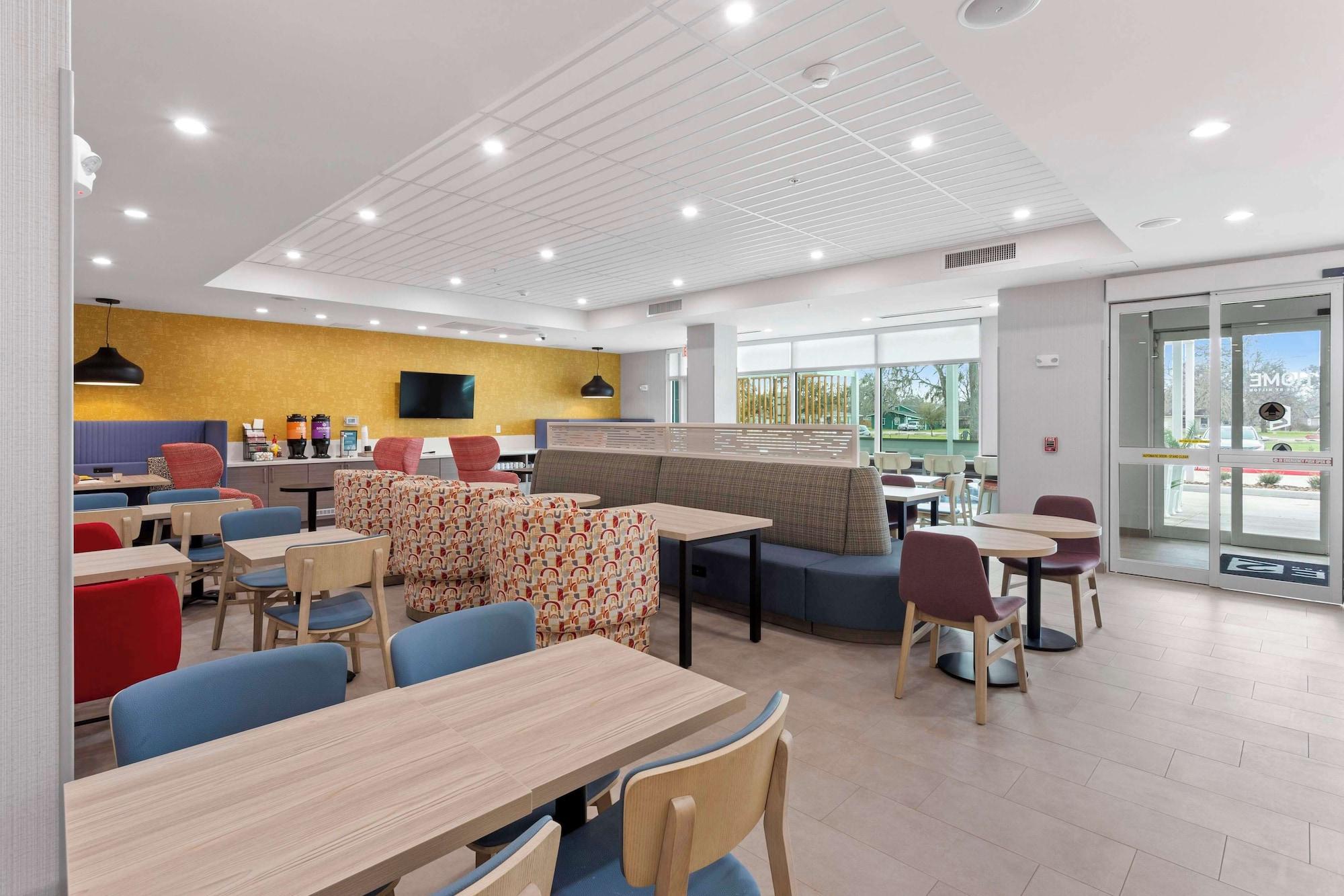 Vista Lobby Home2 Suites By Hilton Lake Jackson