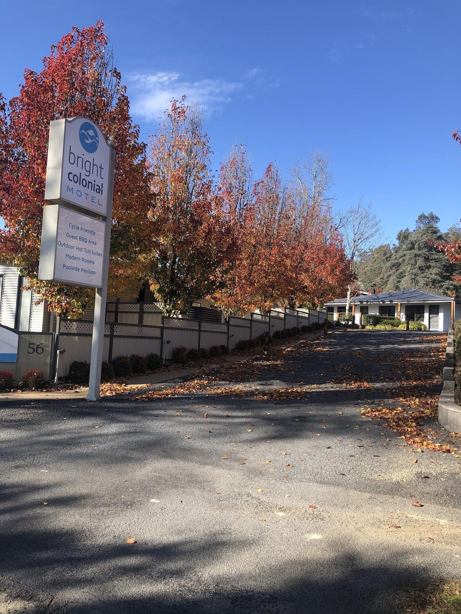 Vista Exterior Bright Colonial Motel