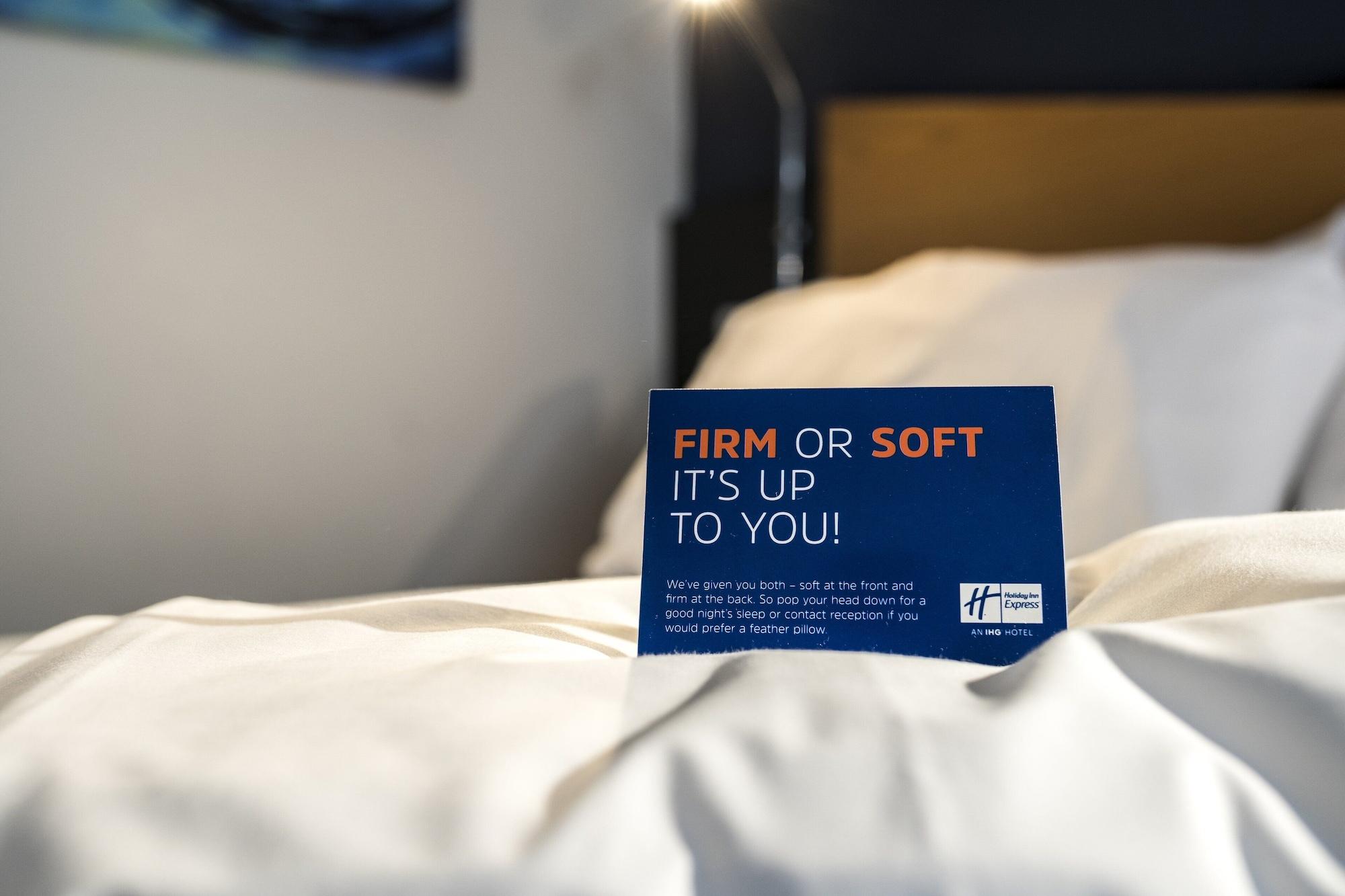 Set de Habitación Holiday Inn Express Glasgow City Centre Riverside by IHG