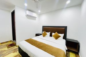 Alojamiento - Roomshala Vasant Villas- ILBS Hospital