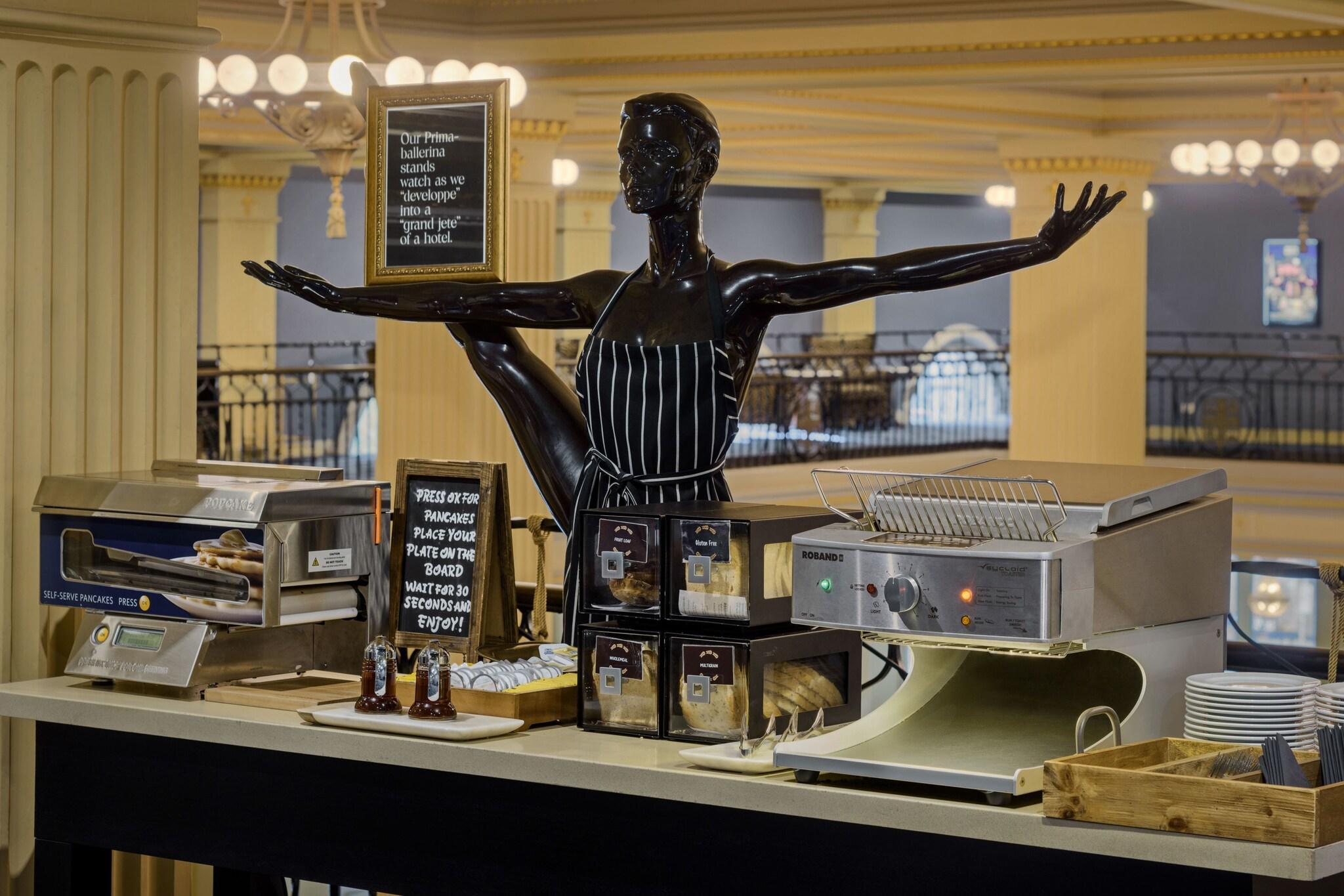 Restaurant Treasury on Collins