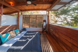 Alquiler Vacacional - Stunning Eco Designed Home With Incredible 180 Degree Ocean Views Sleeping 8