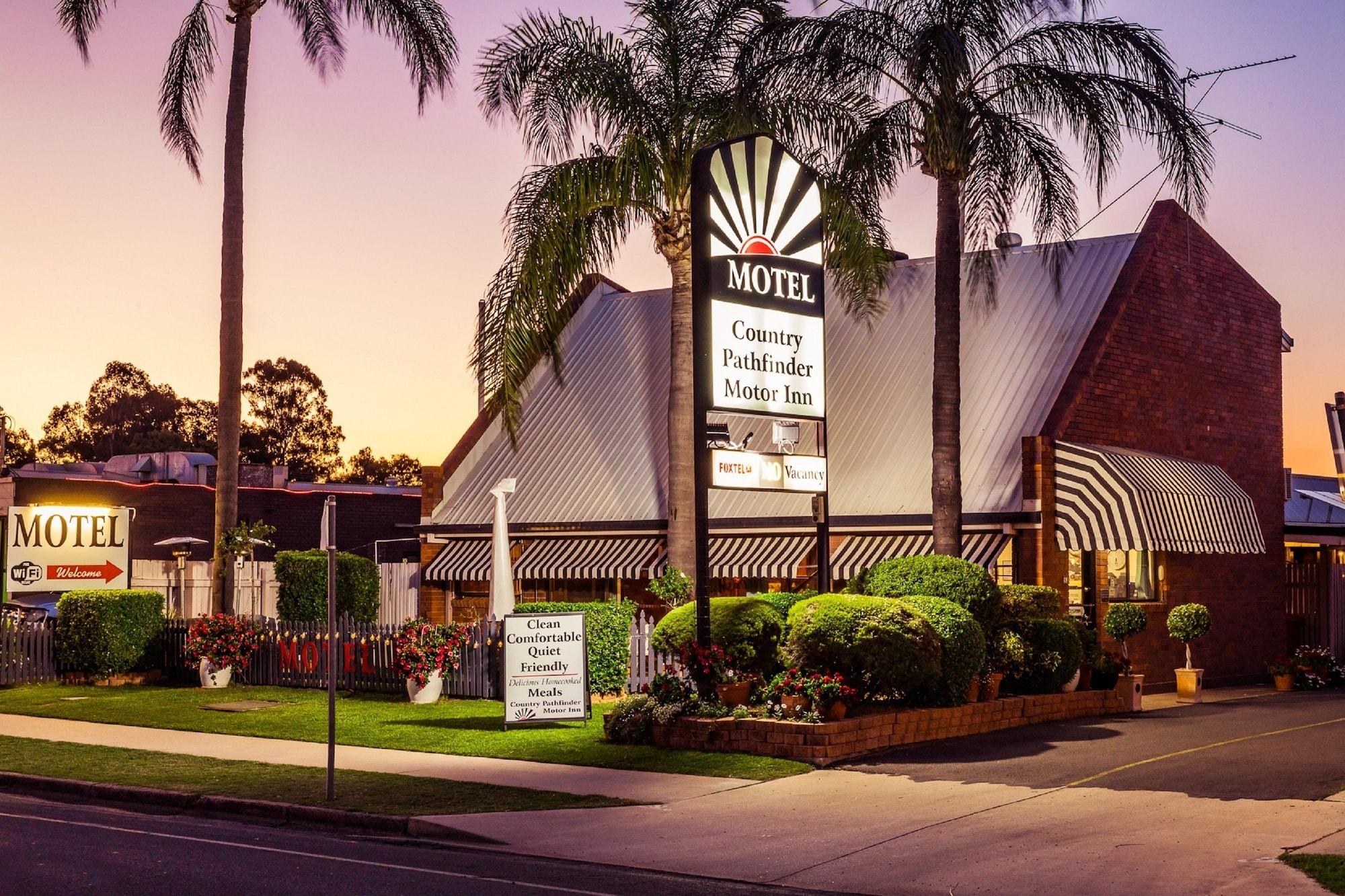 Varios Country Pathfinder Motor Inn