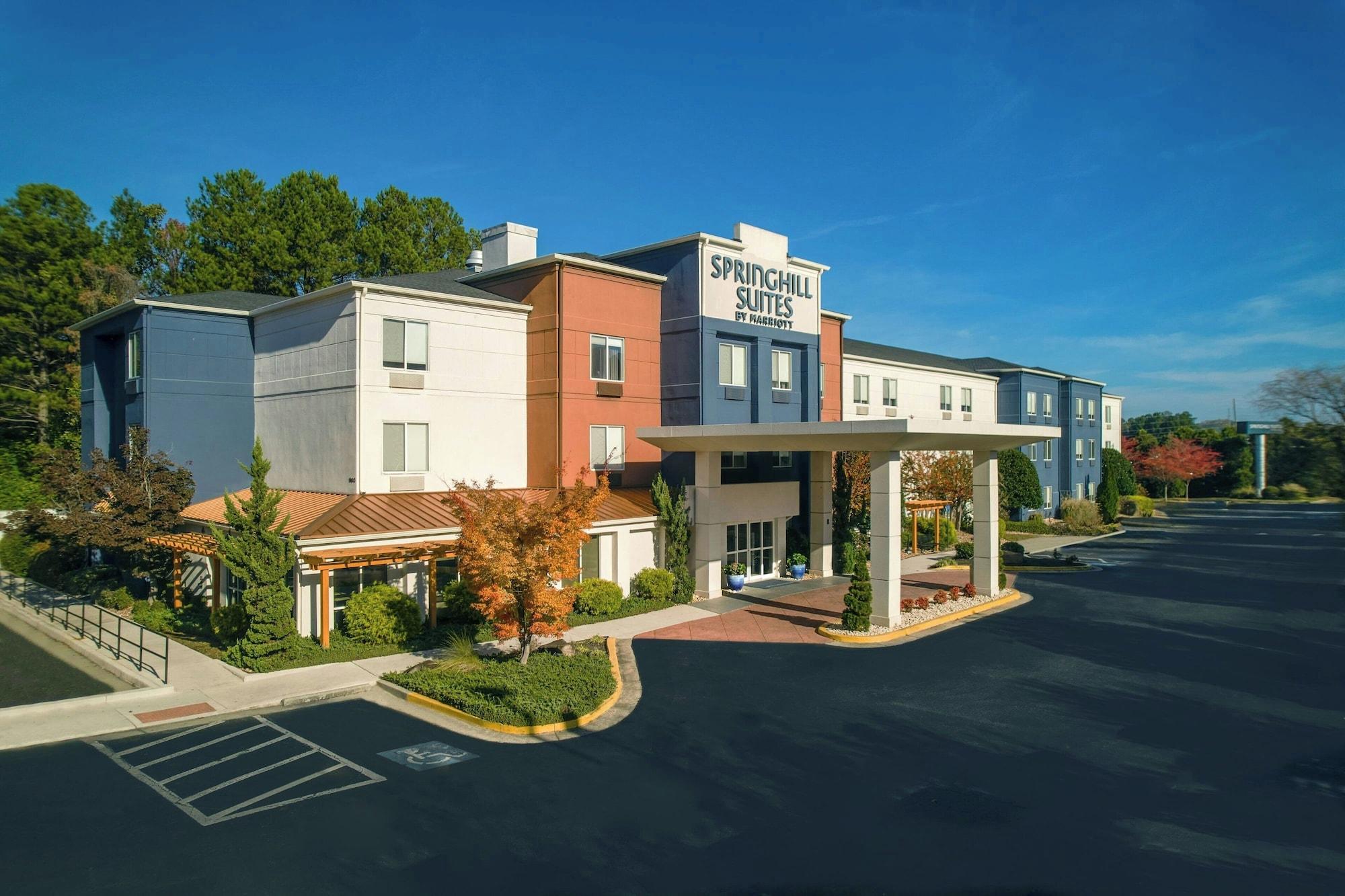 Vista Exterior Springhill Suites By Marriott Atlanta Six Flags