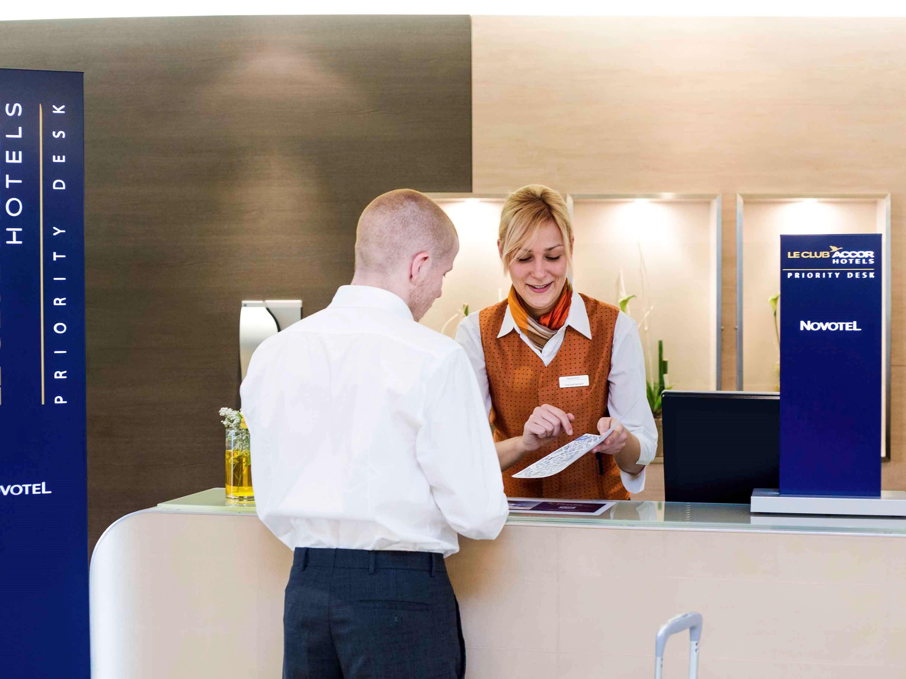 Vista Lobby Novotel Aachen City