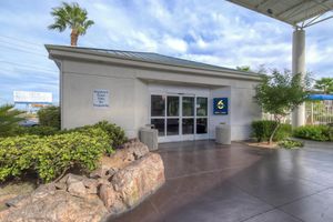 Paquete - Studio 6 Suites Las Vegas, NV – Tropicana