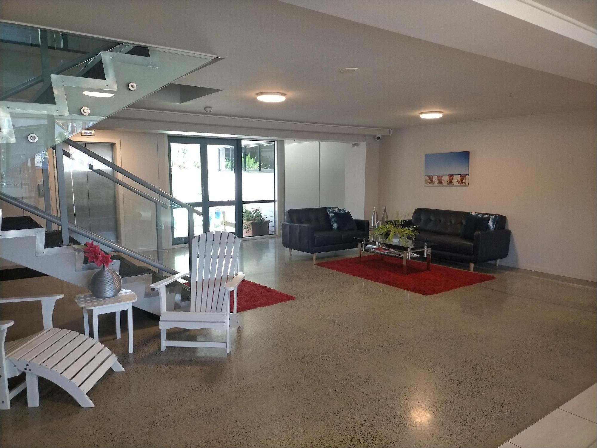Vista Lobby Atlas Suites And Apartments