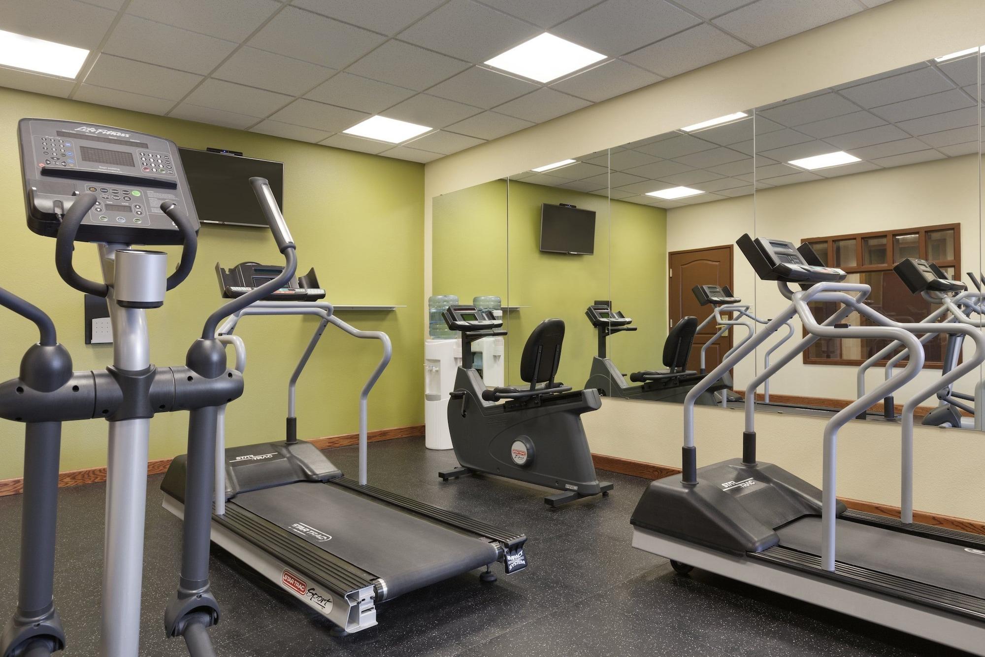 Gimnasio Country Inn & Suites by Radisson, Billings, MT