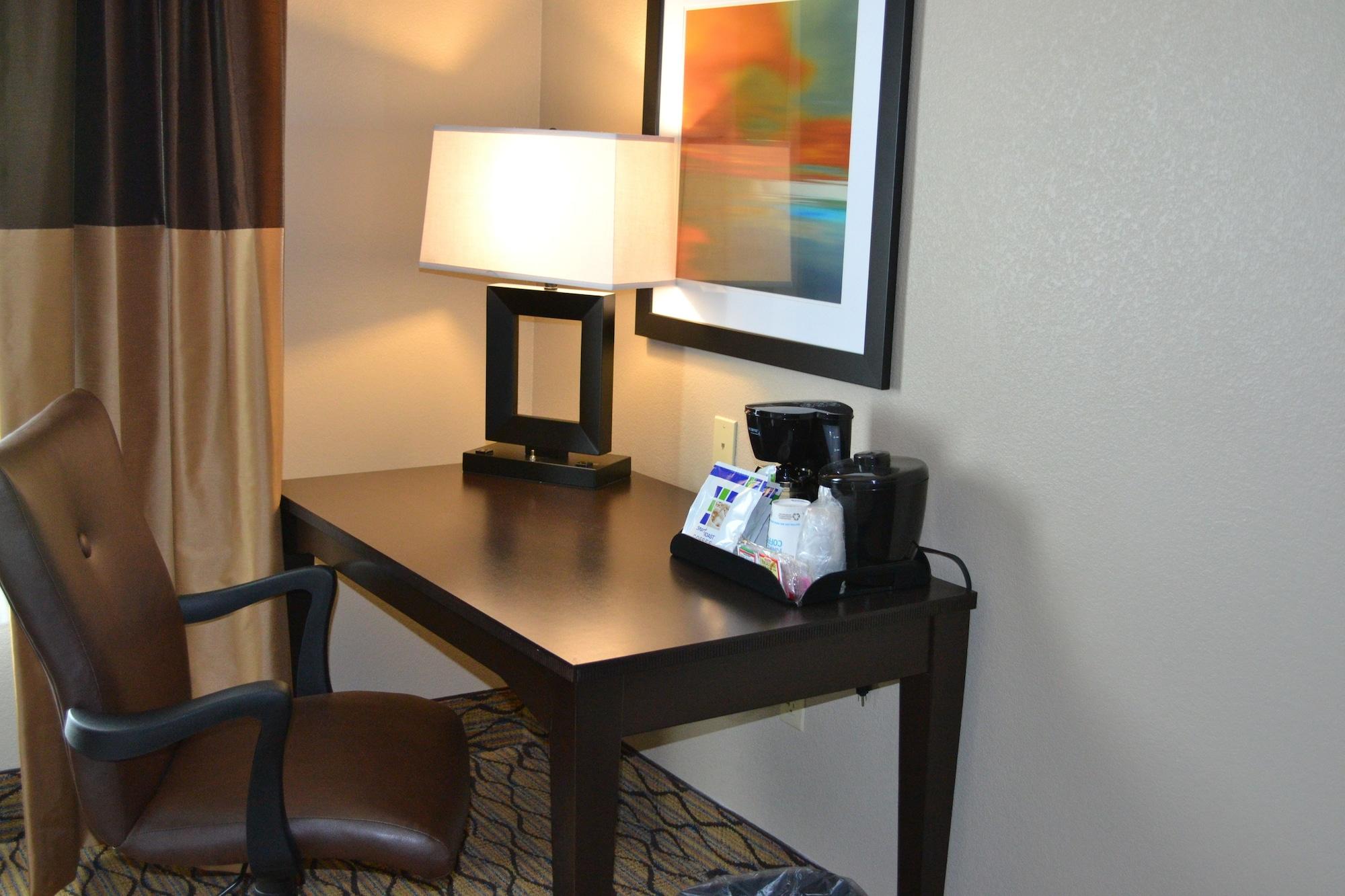 Set de Habitación Holiday Inn Express Hotel & Suites St. Joseph by IHG