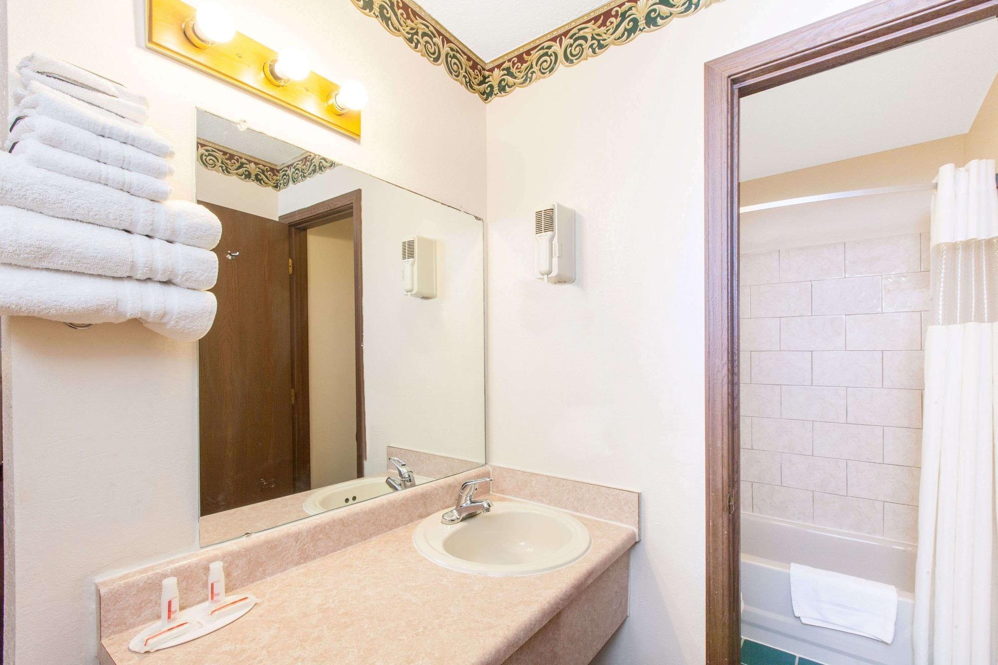 Equipamiento de Habitación Days Inn by Wyndham Erick