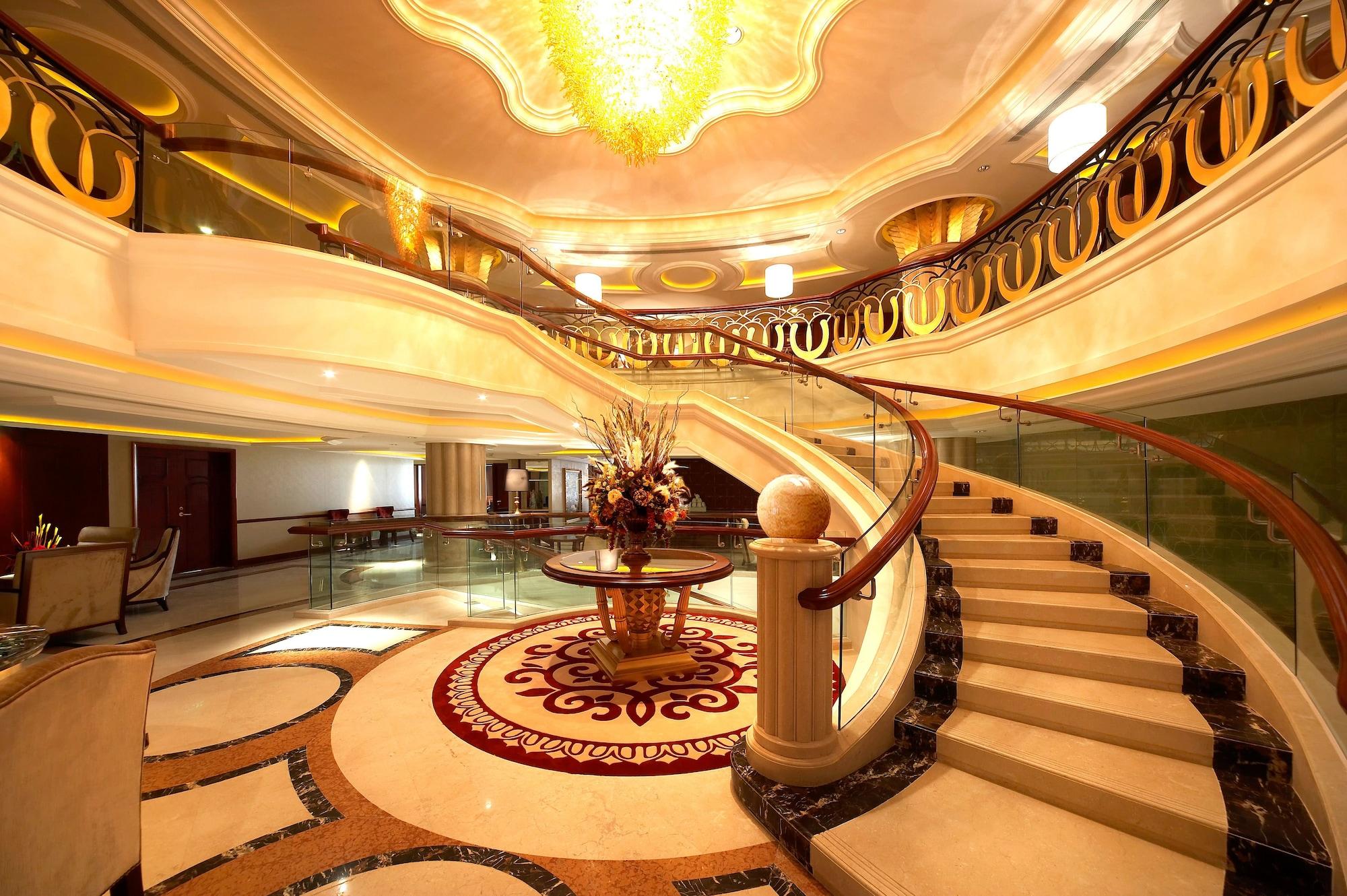 Varios Dalian Dynasty International Hotel