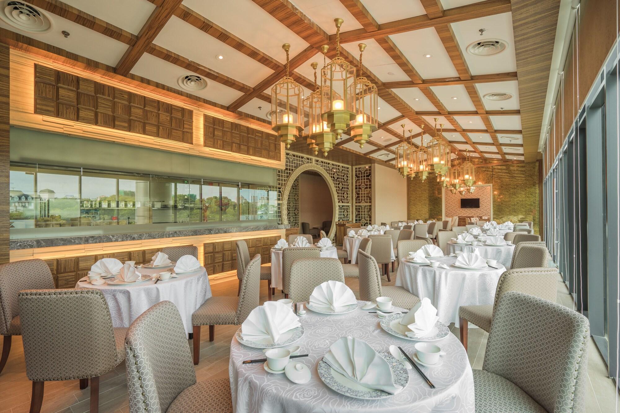 Restaurant Zenith Hotel Putrajaya